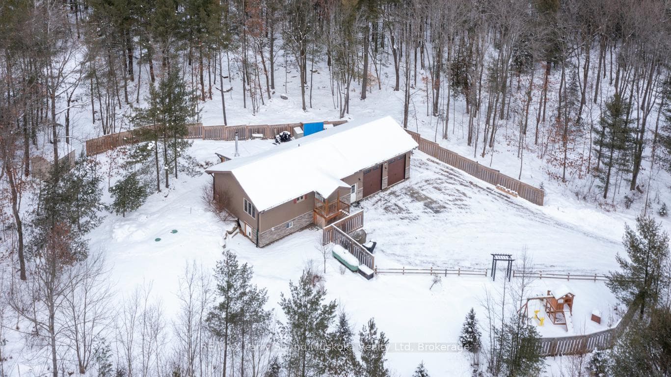 Private lot backing onto Nobel Rd