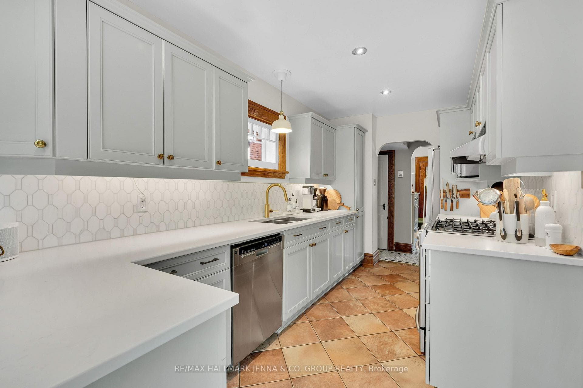 50 Willard Street photo 16