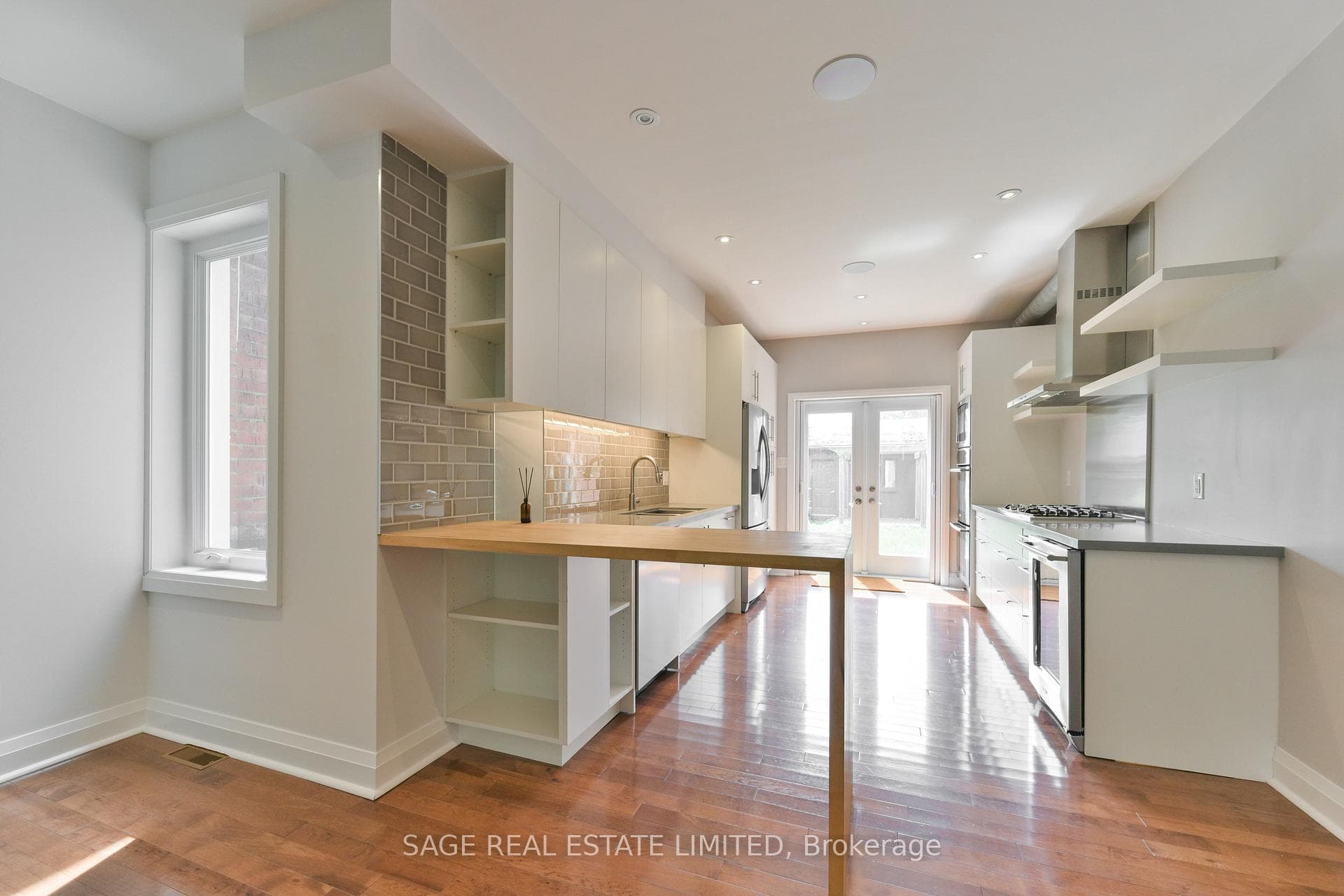 498 Crawford Street photo 6