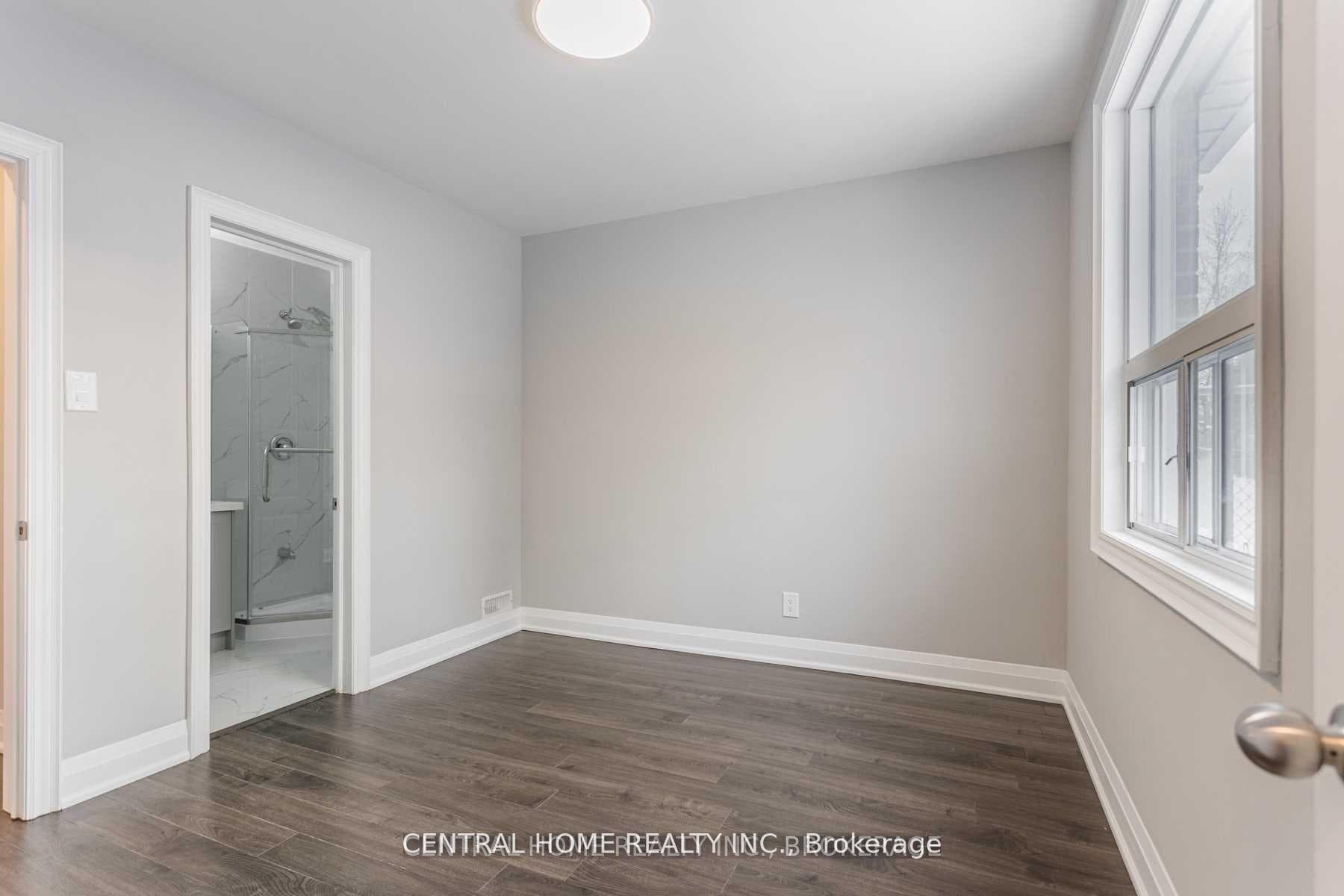 2 Kingsmere Crescent Unit Main photo 15