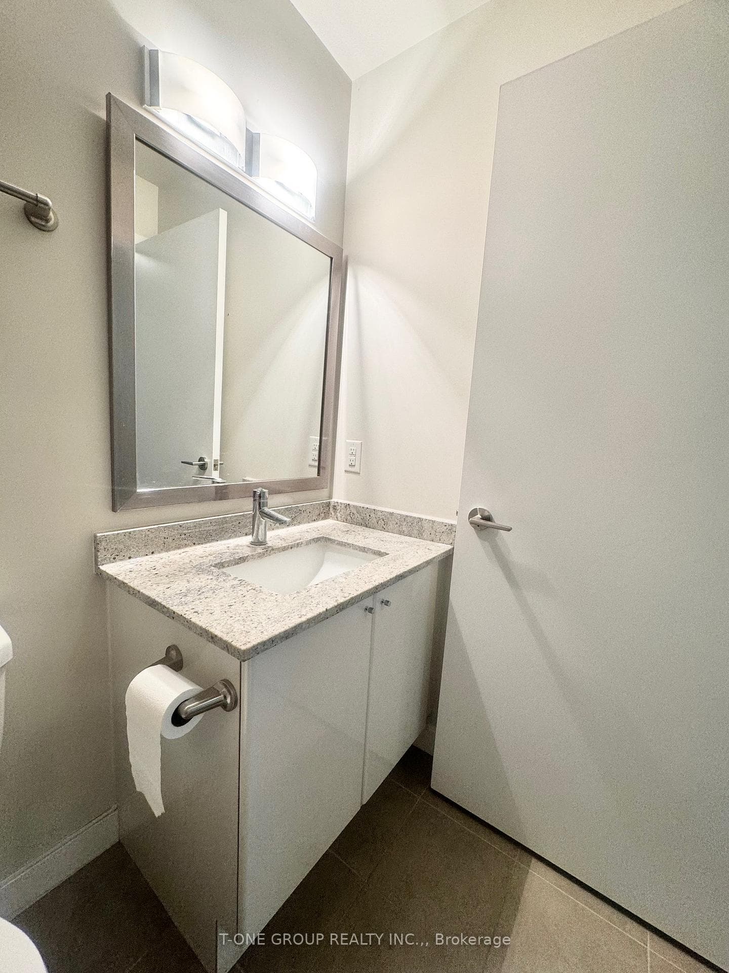 33 Bay Street Unit 3705 photo 6