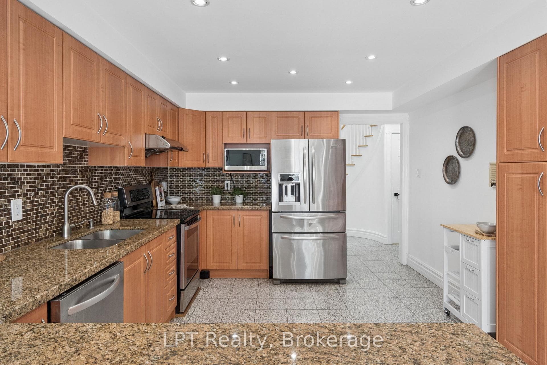 1 Mayfield Crescent photo 14