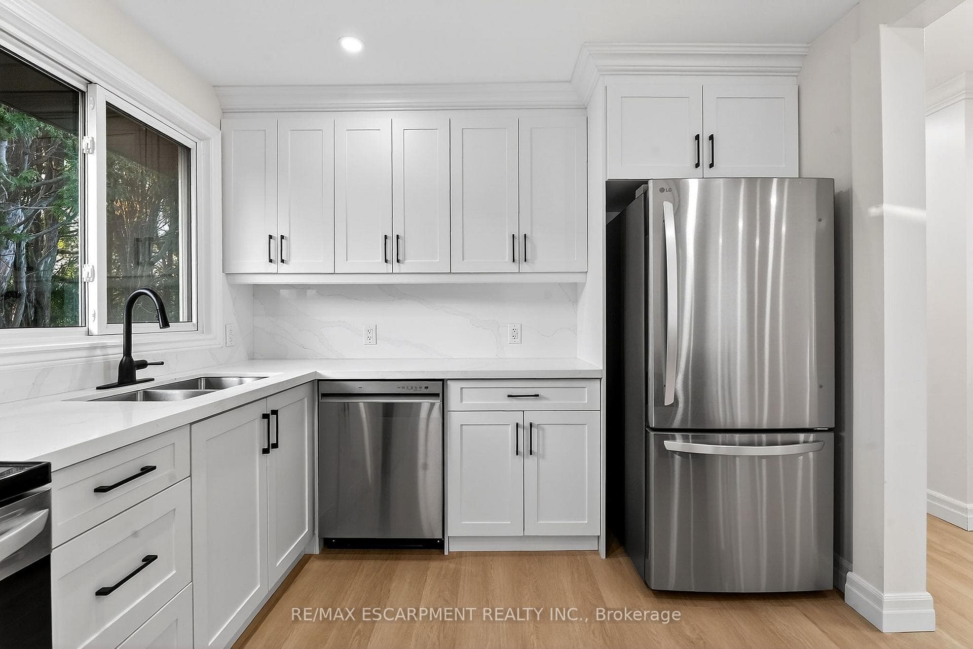 646 Cumberland Avenue photo 16