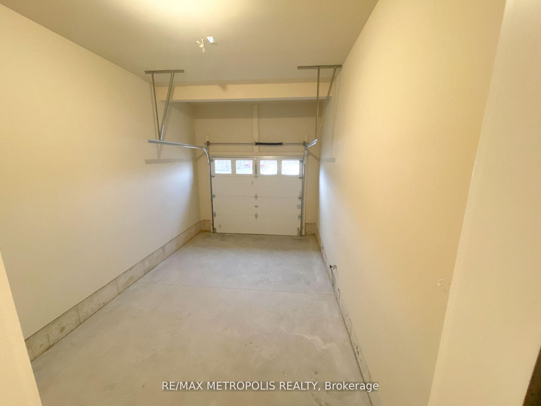 96 Cortland Terrace photo 18