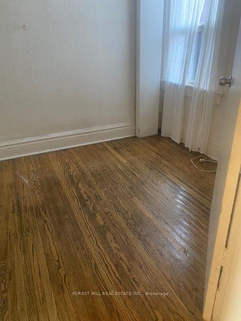 312 College Street Unit 2nd Floor photo 4