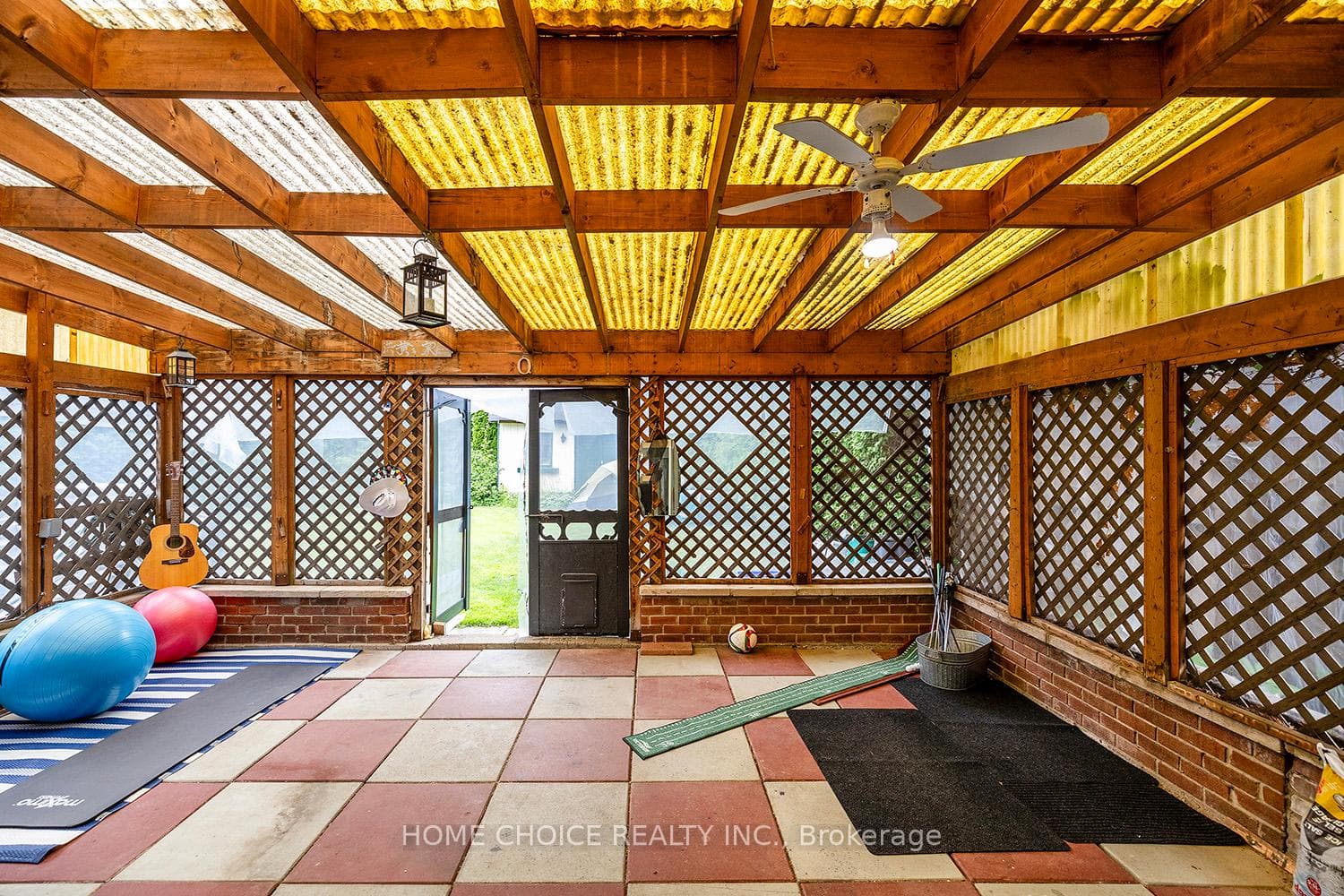 304 Nipigon Street photo 29