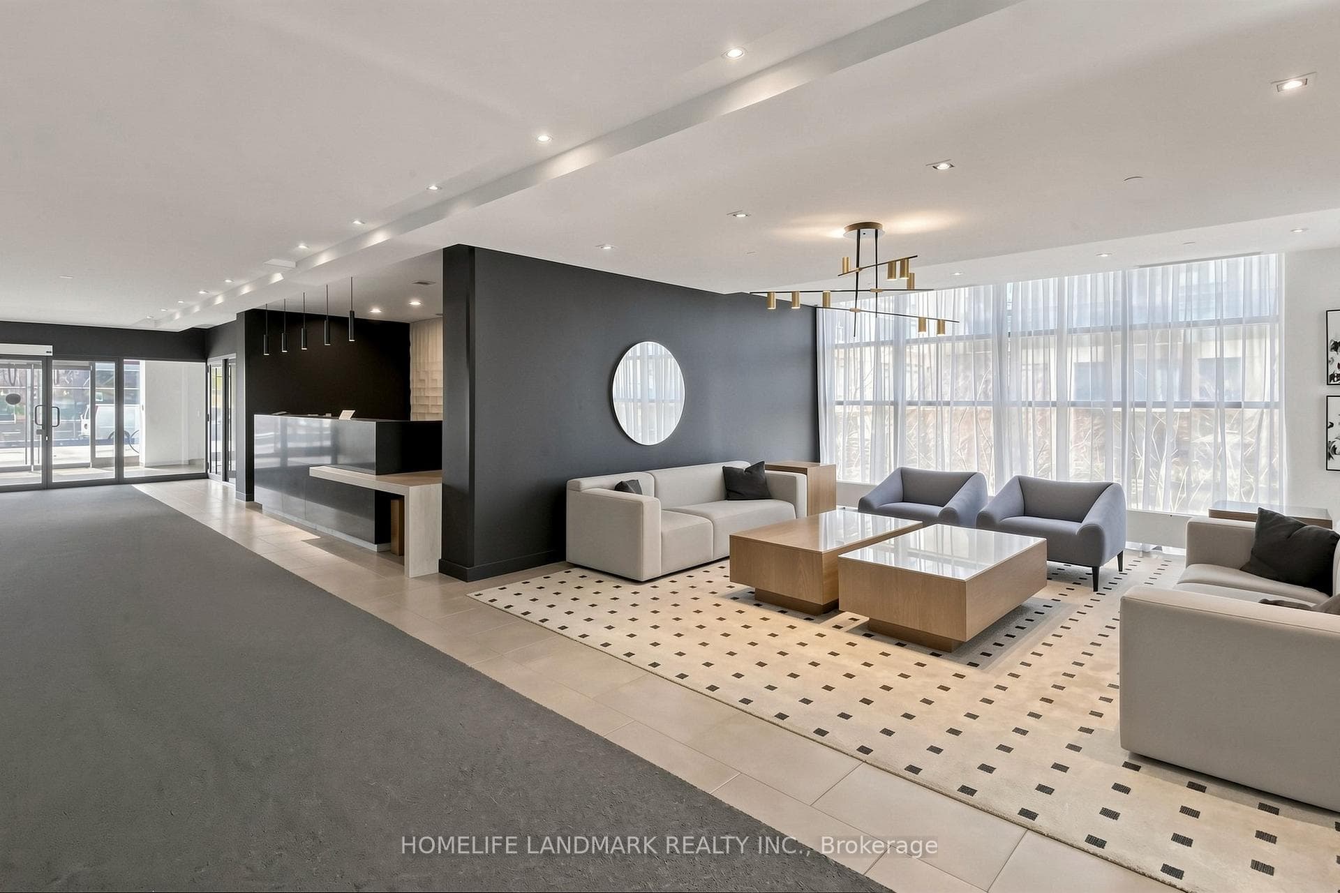 15 Fort York Boulevard Unit 2811 photo 4