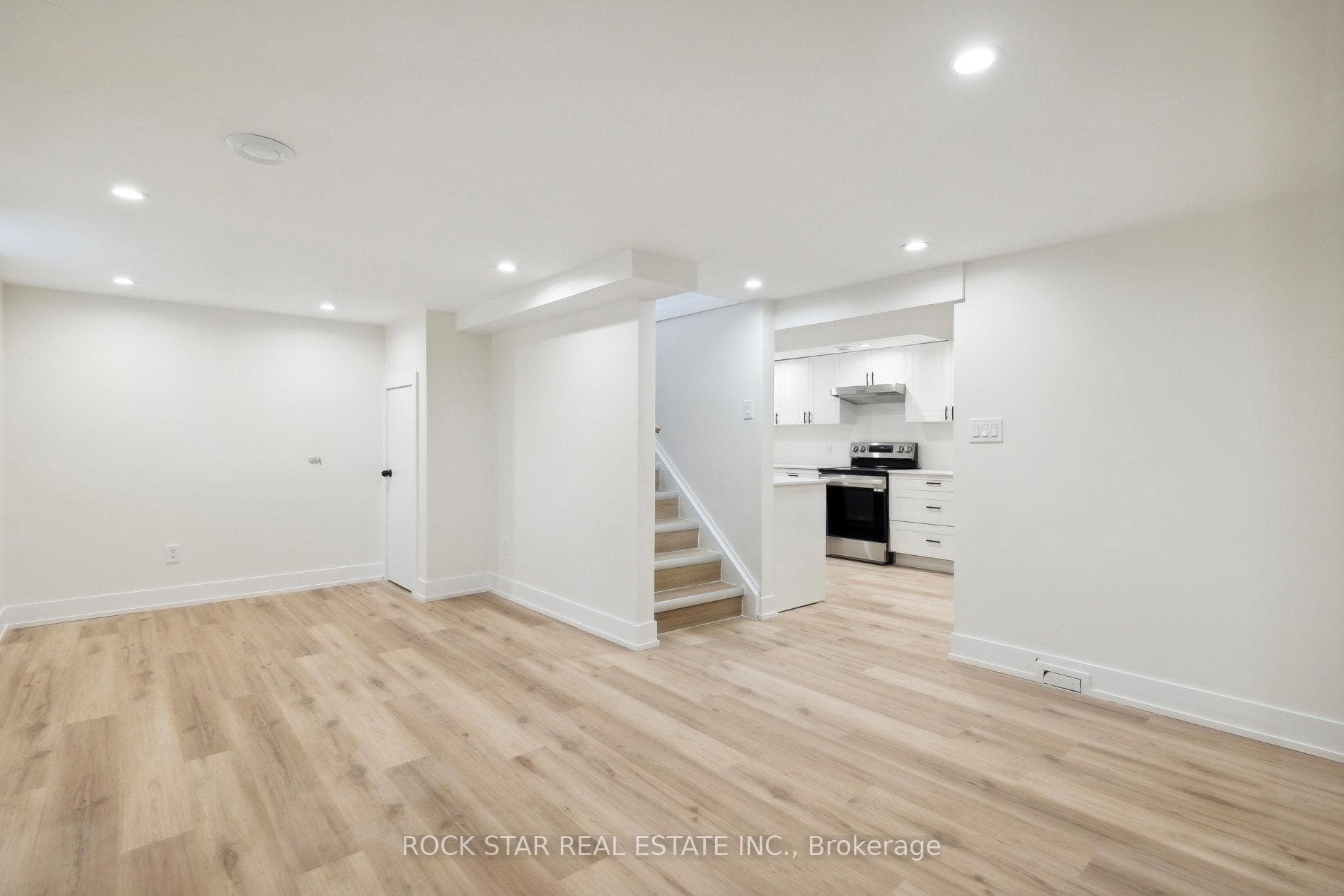 87 Leaside Drive Unit Lower photo 4