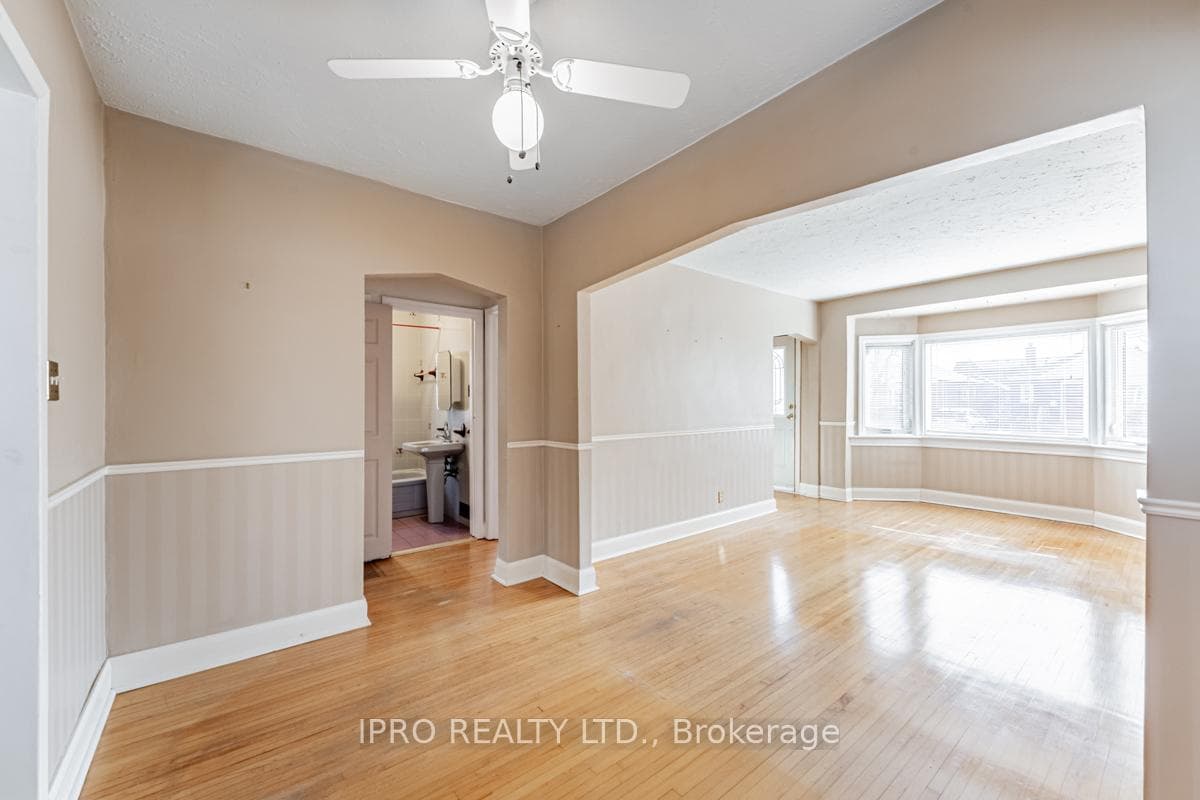 74 Hollis Avenue photo 8