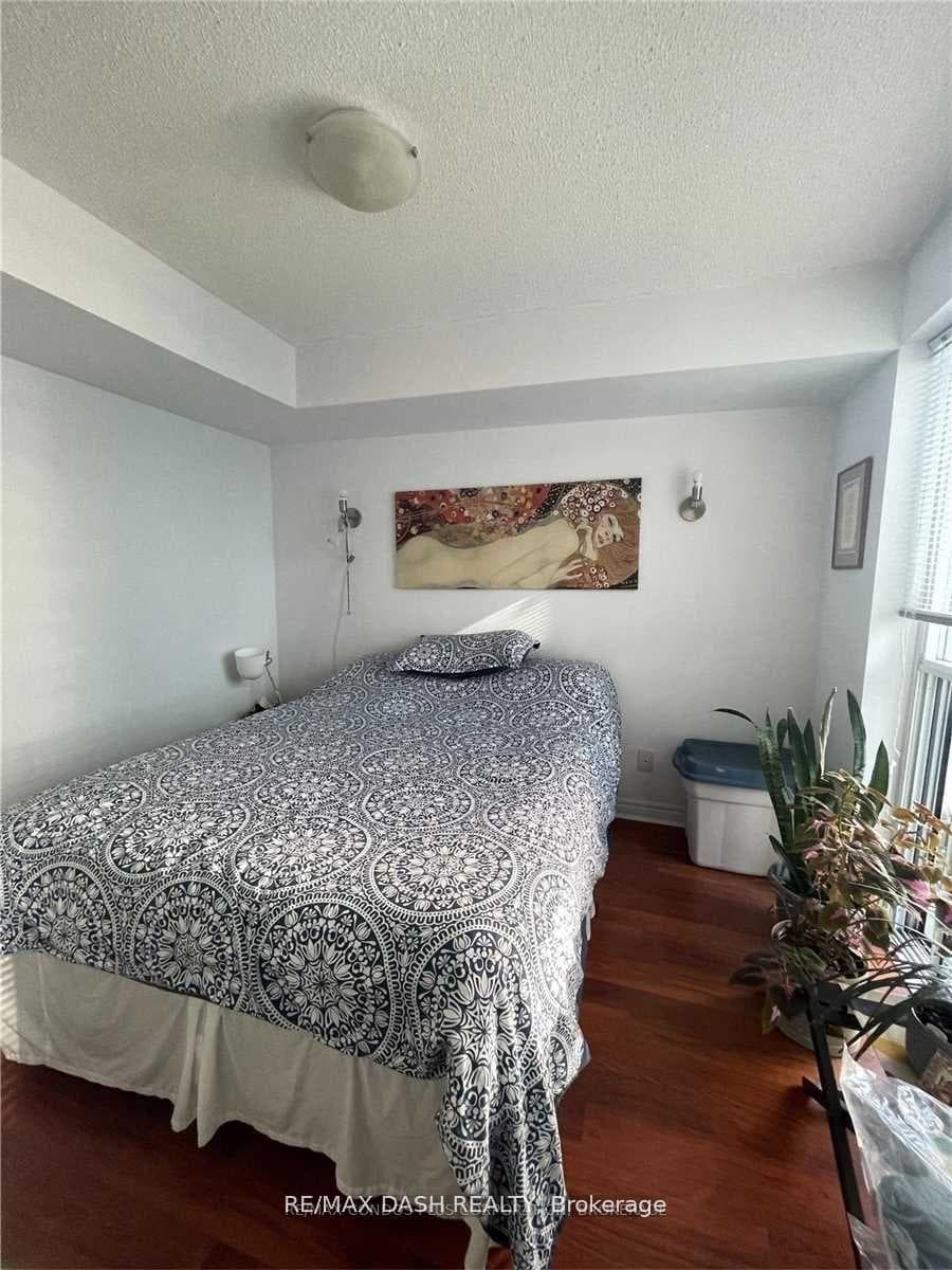 80 Western Battery Road Unit 701 photo 3