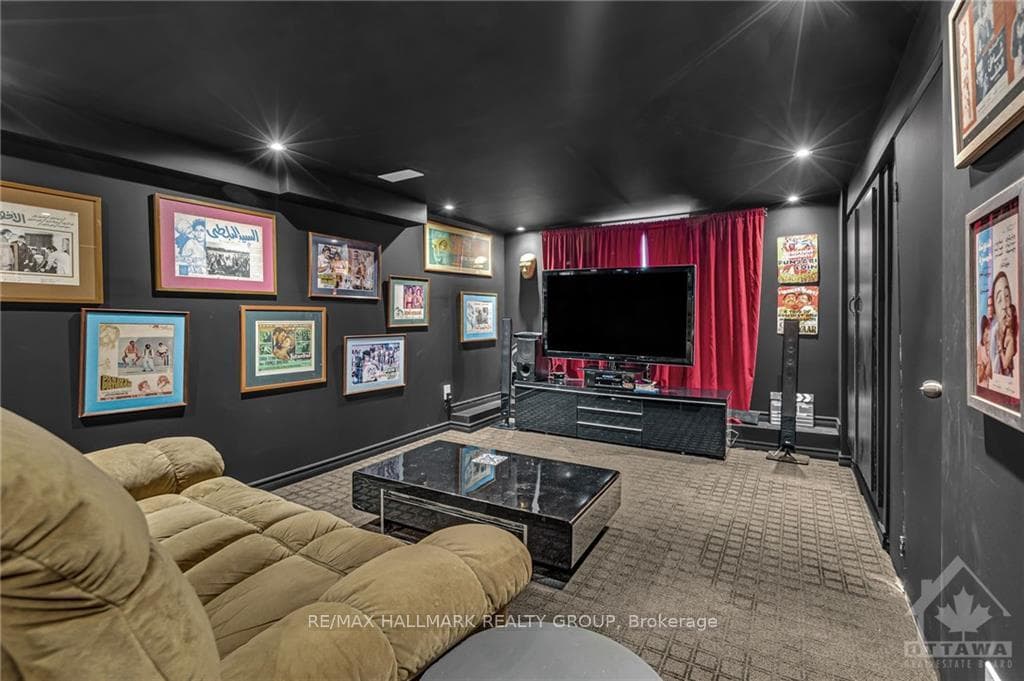 131 RIDEAU Terrace photo 12