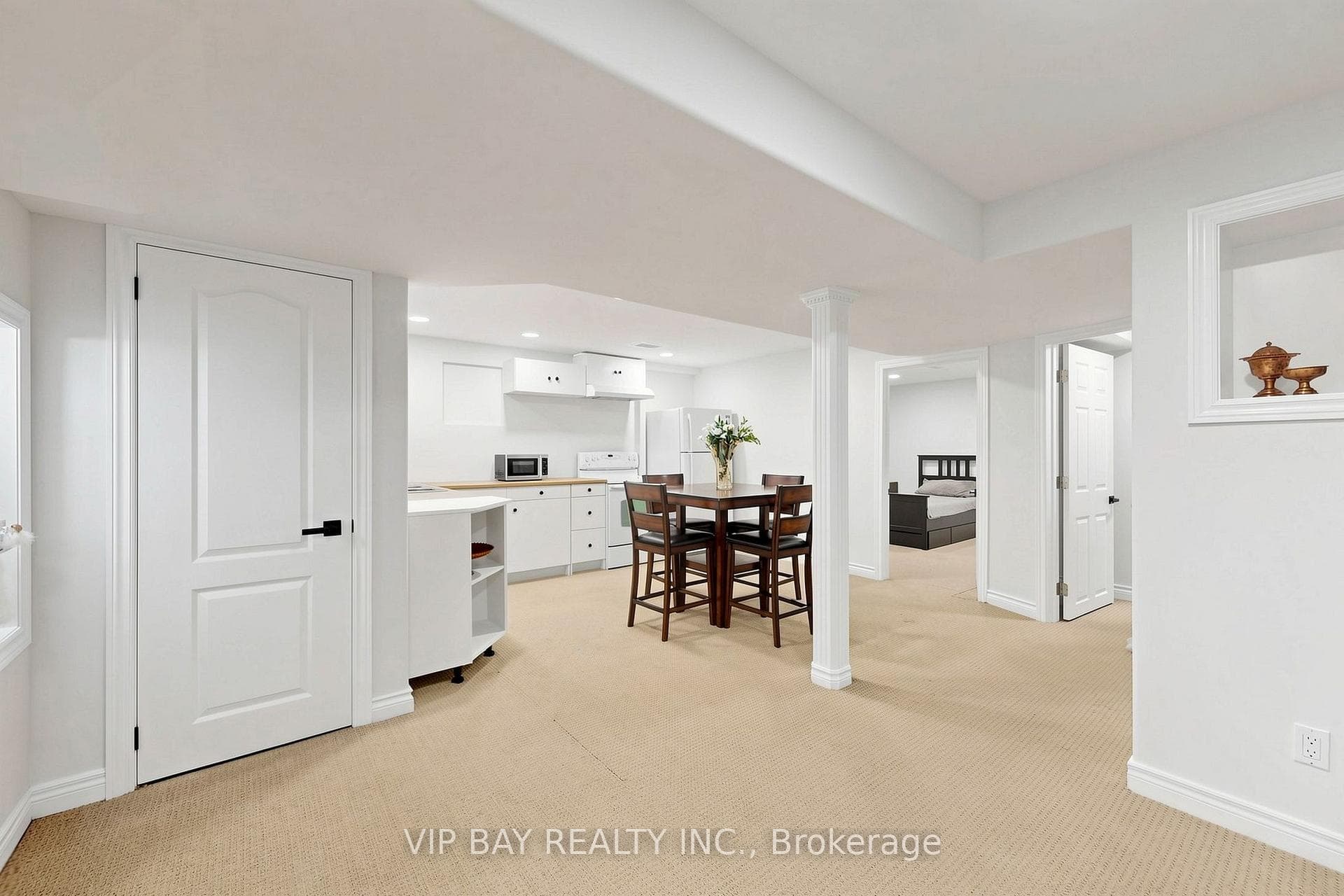 77 Amberview Drive photo 32