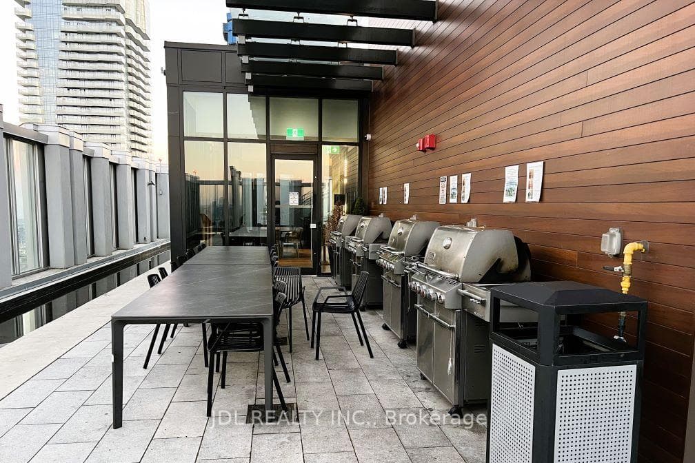 1 Yorkville Avenue Unit 1202 photo 24
