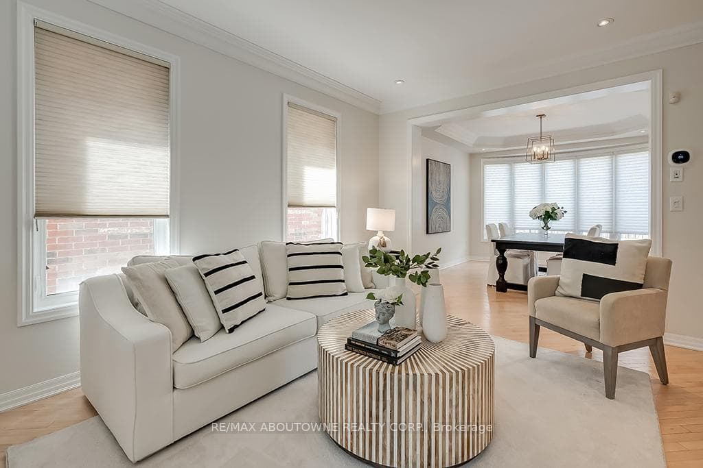 293 Goutouski Crescent photo 5