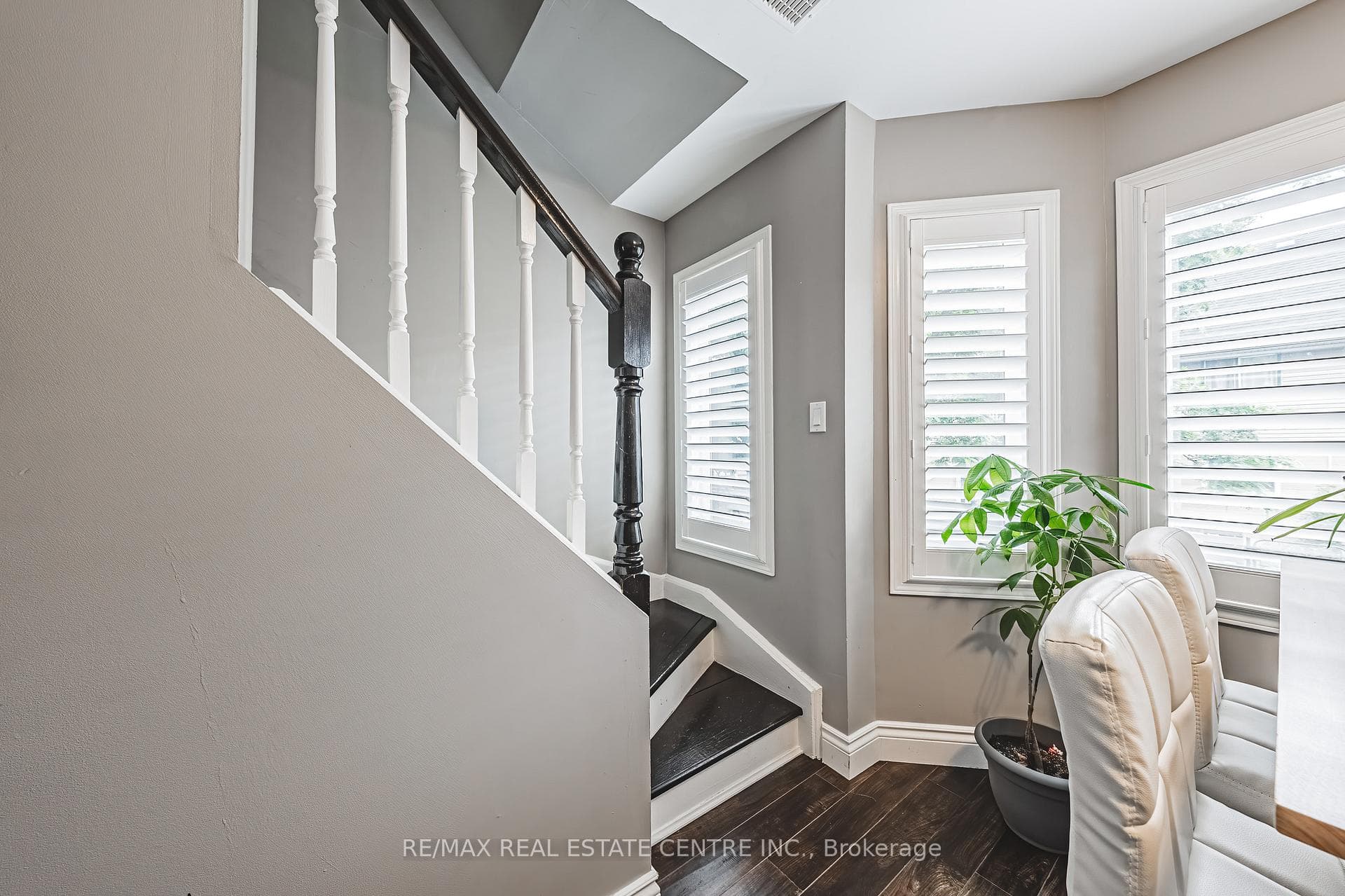 266 LIMERIDGE Road Unit 3 photo 17