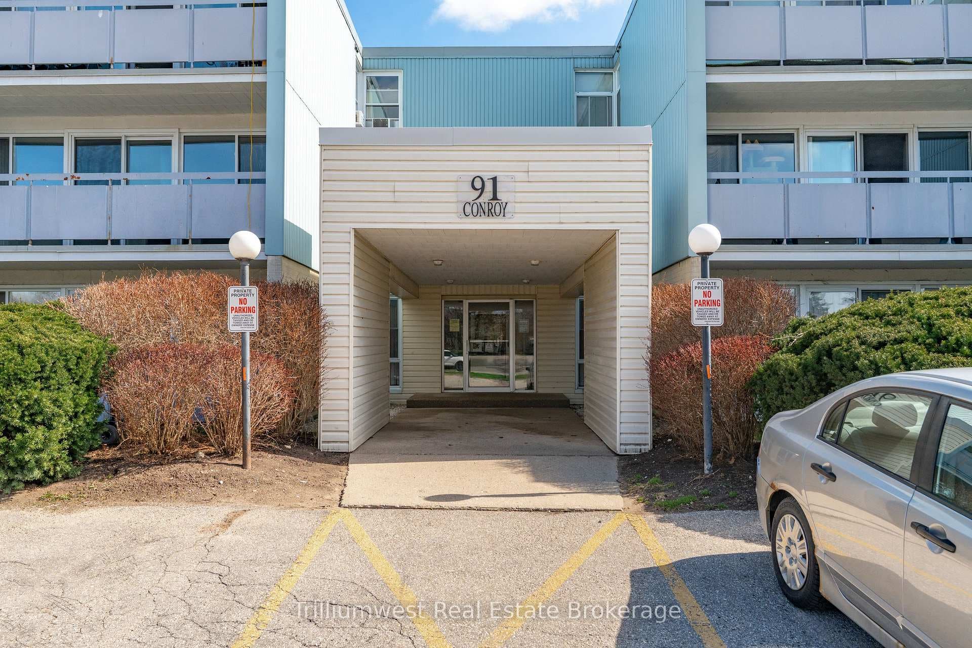 91 Conroy Crescent Unit 401 photo 15