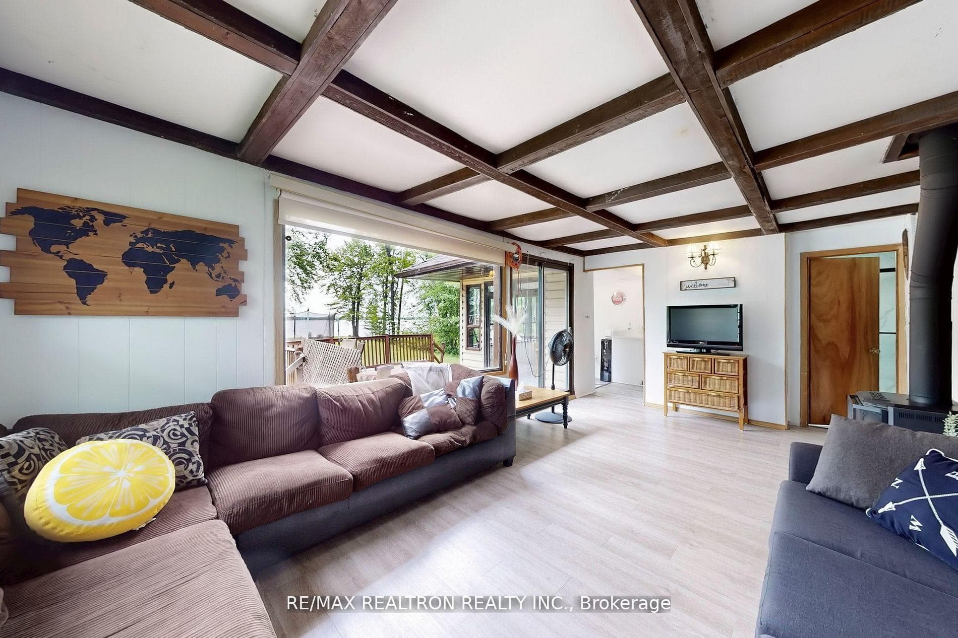 6090 Sheba Drive photo 9
