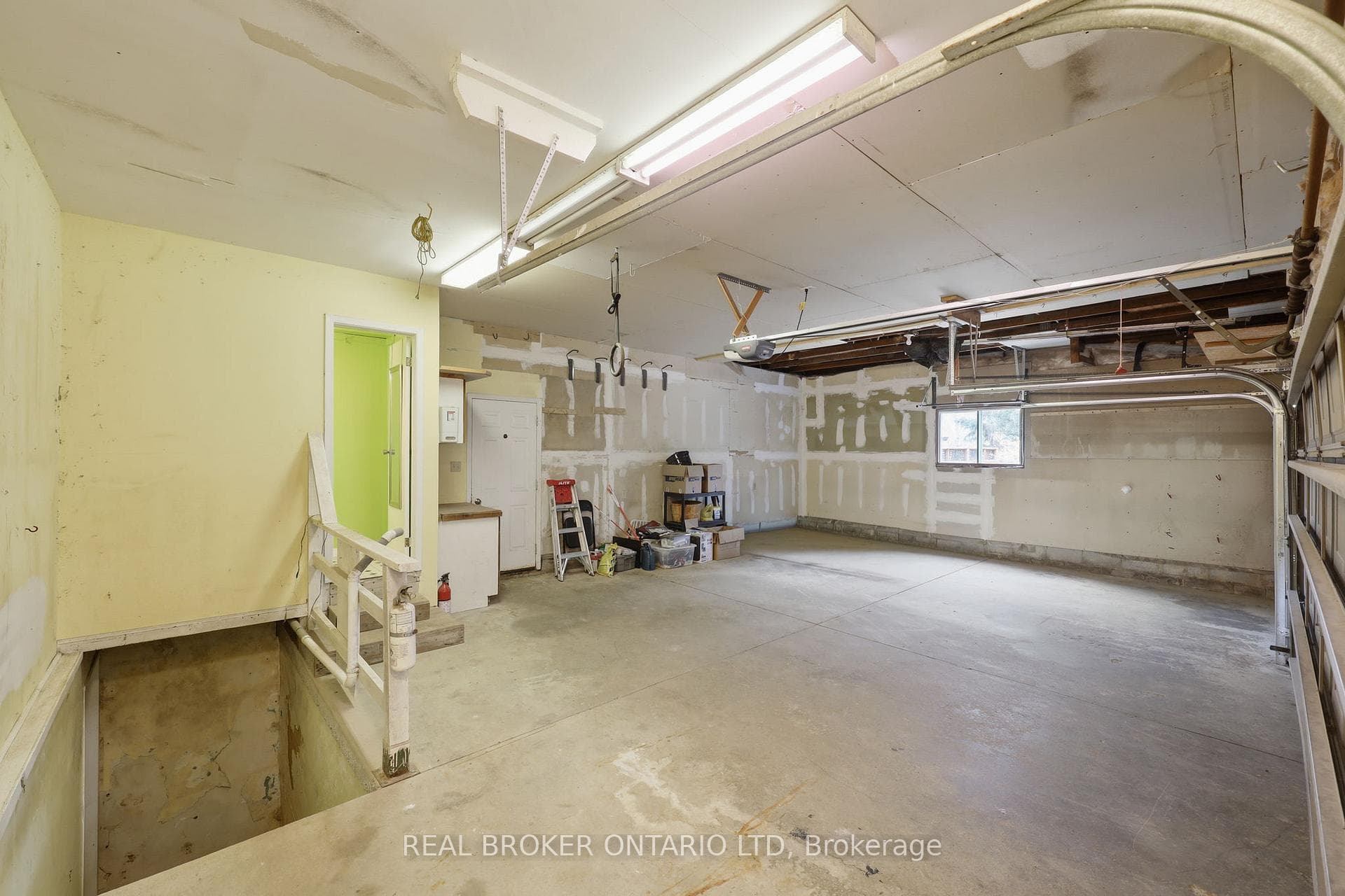 6152 Bostwick Road photo 37