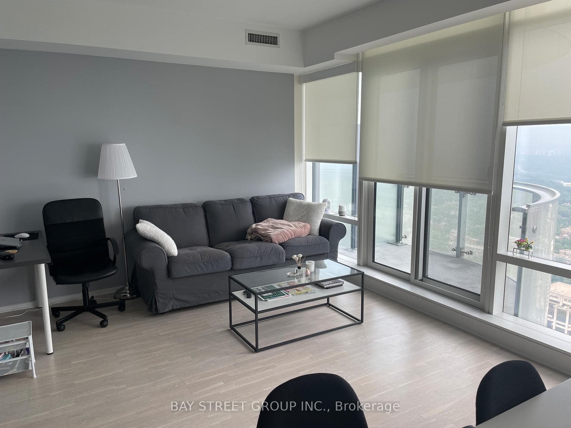 1 Bloor Street Unit 5203 photo 2