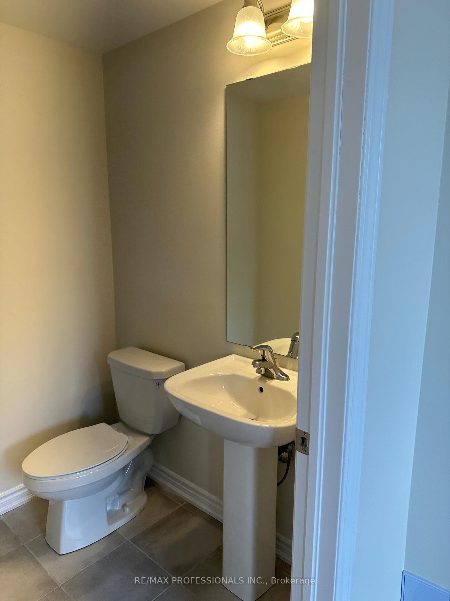 2094 Fairmont Common N/A photo 10