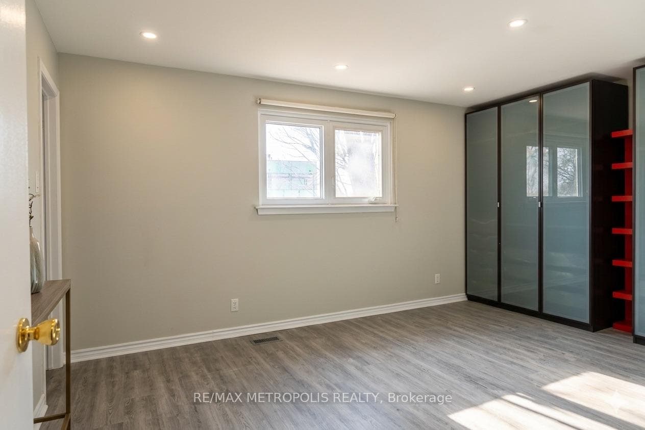 853 Douglas Avenue photo 8