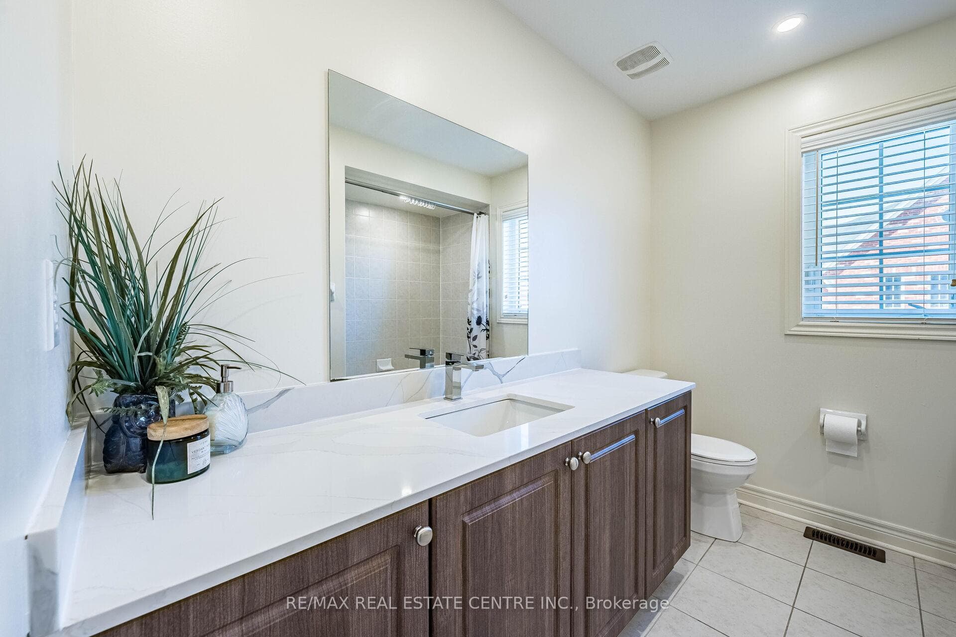 1067 Urell Way photo 38