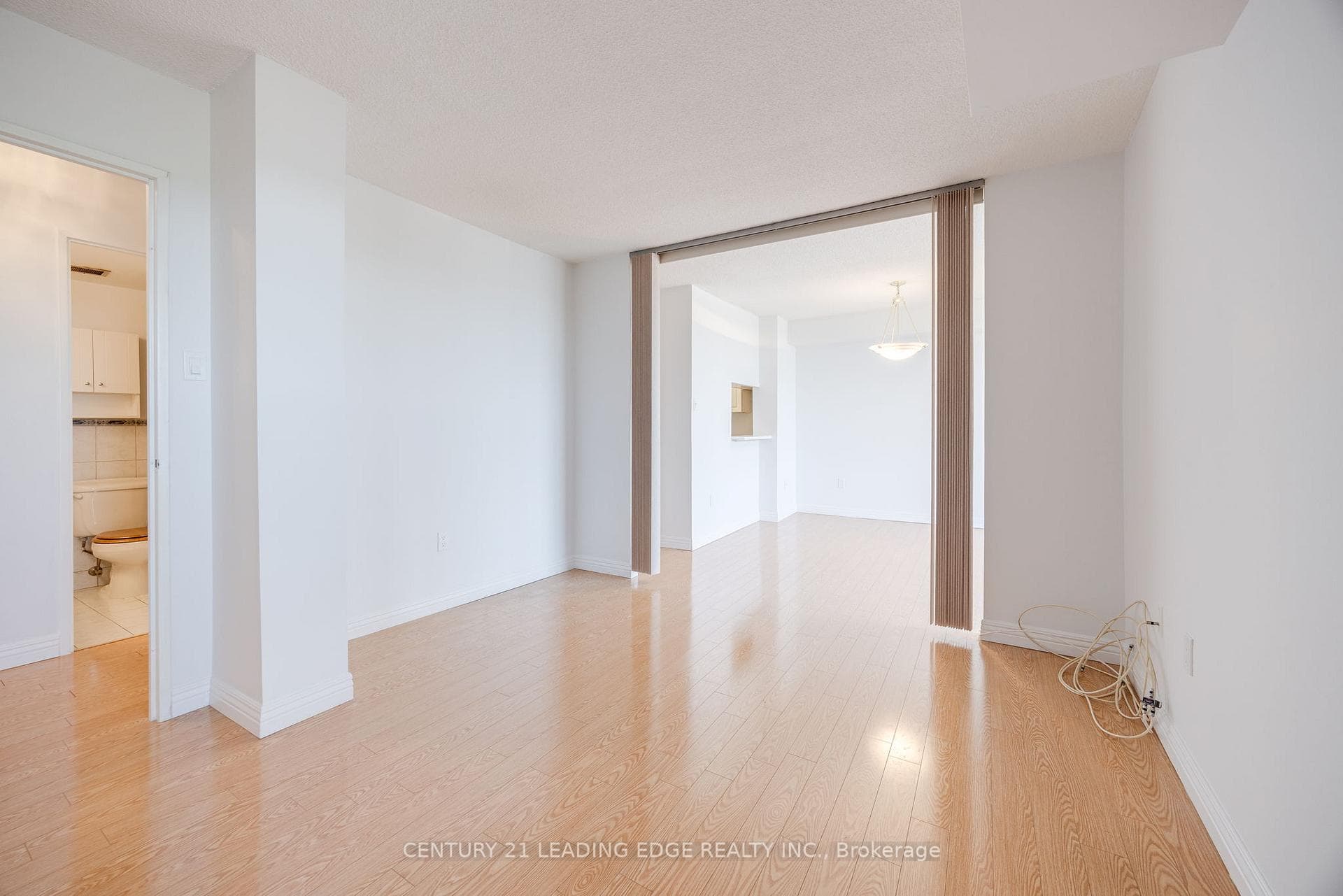 2365 KENNEDY Road Unit 901 photo 11