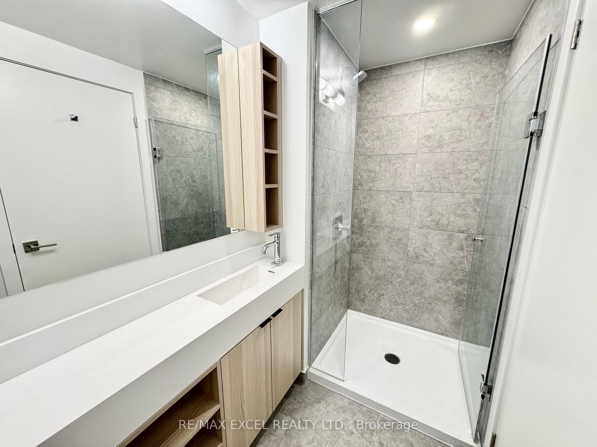 252 Church Street Unit 5703 photo 8