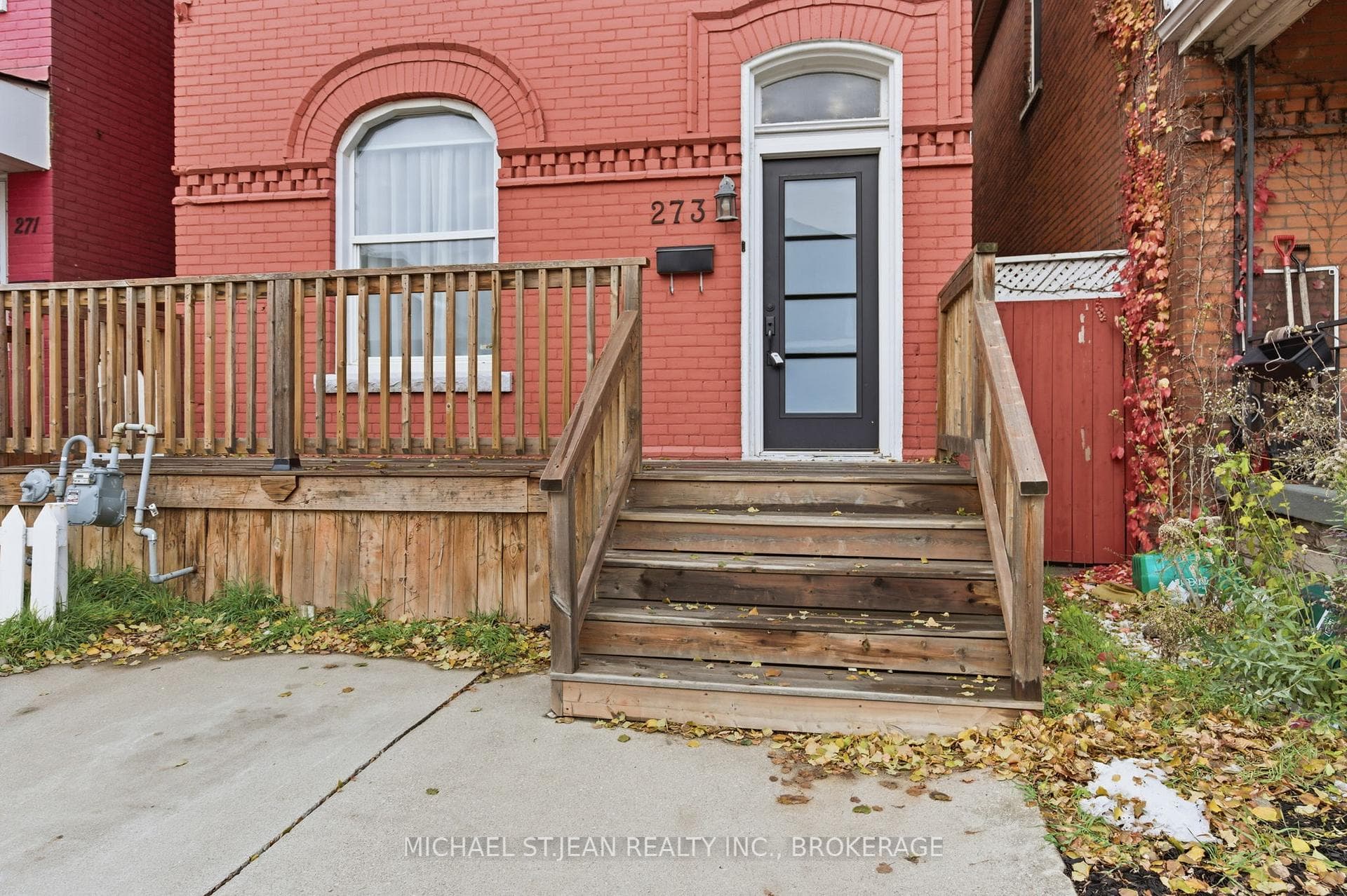 273 Robert Street photo 3