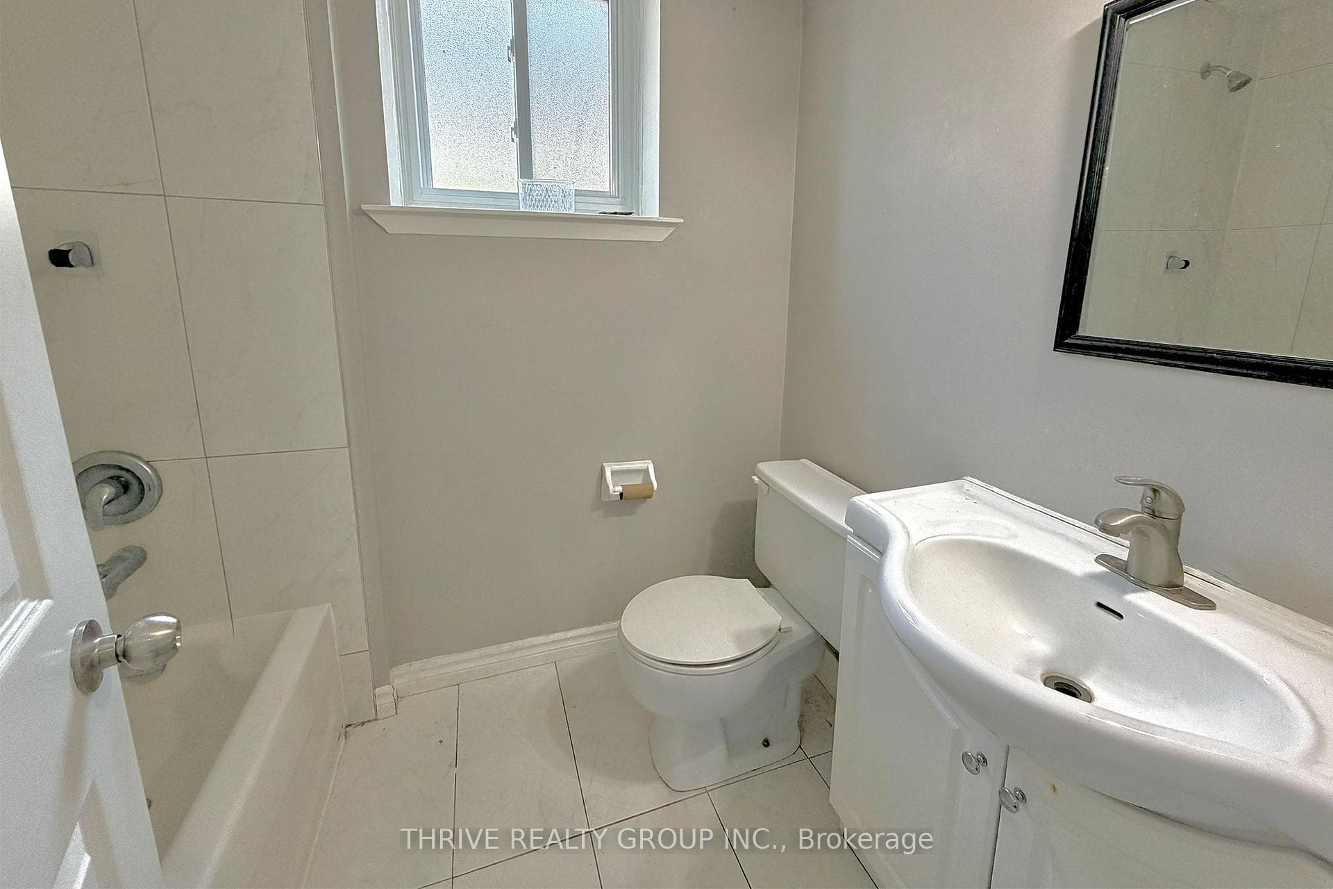 727 Millbank Drive Unit Lower photo 9