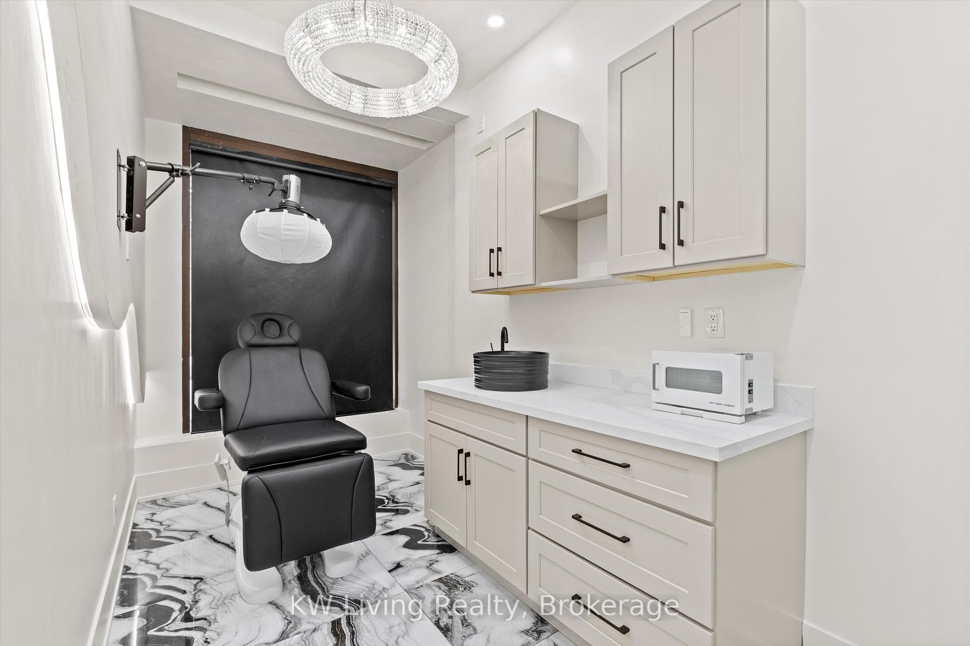 38 Avenue Road Unit 1-2 photo 14