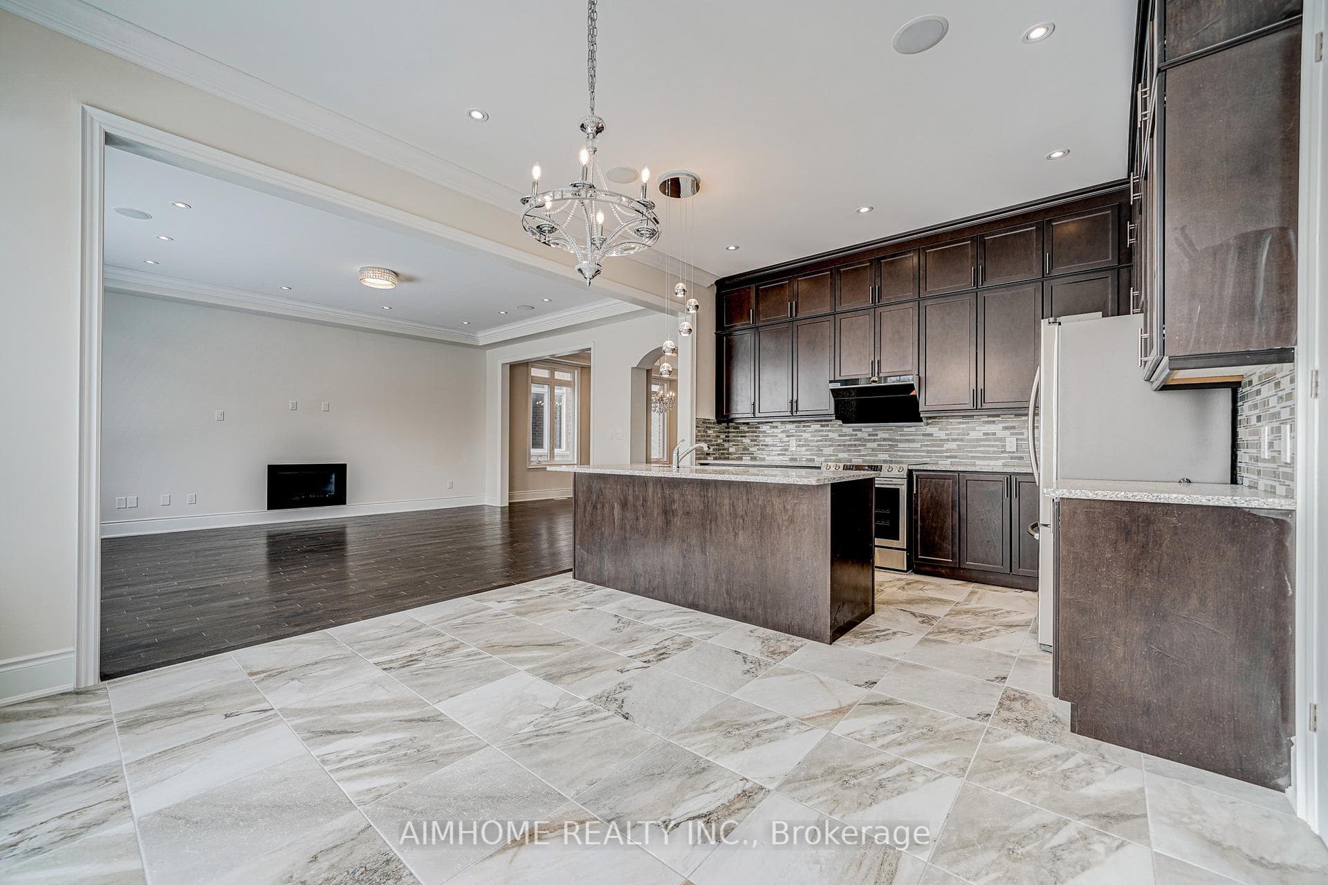 98 Joseph Hartman Crescent photo 13