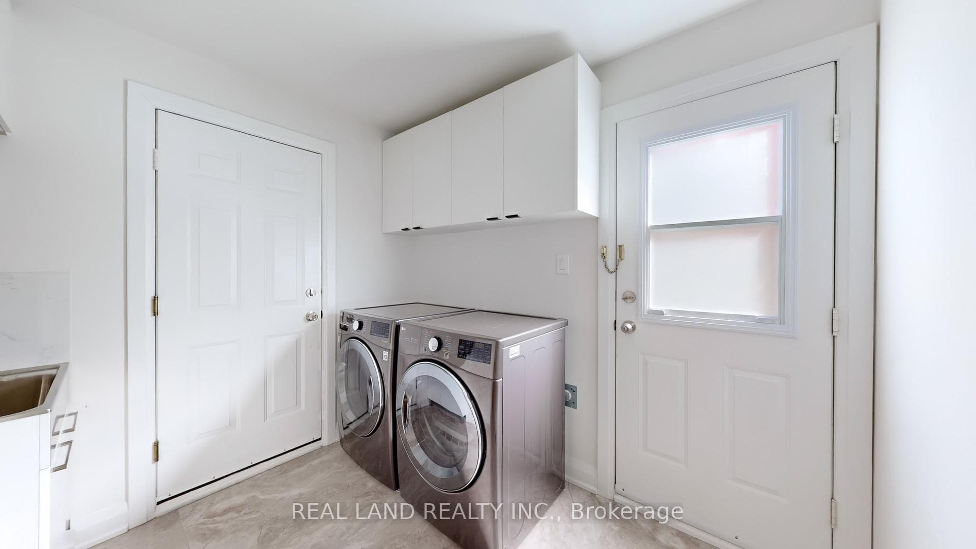172 Manhattan Drive photo 22