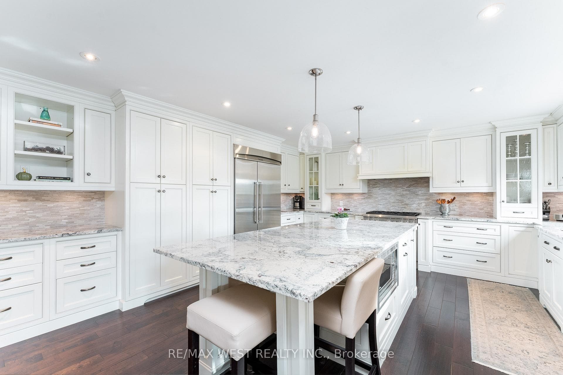18 Harrowsmith Place photo 10