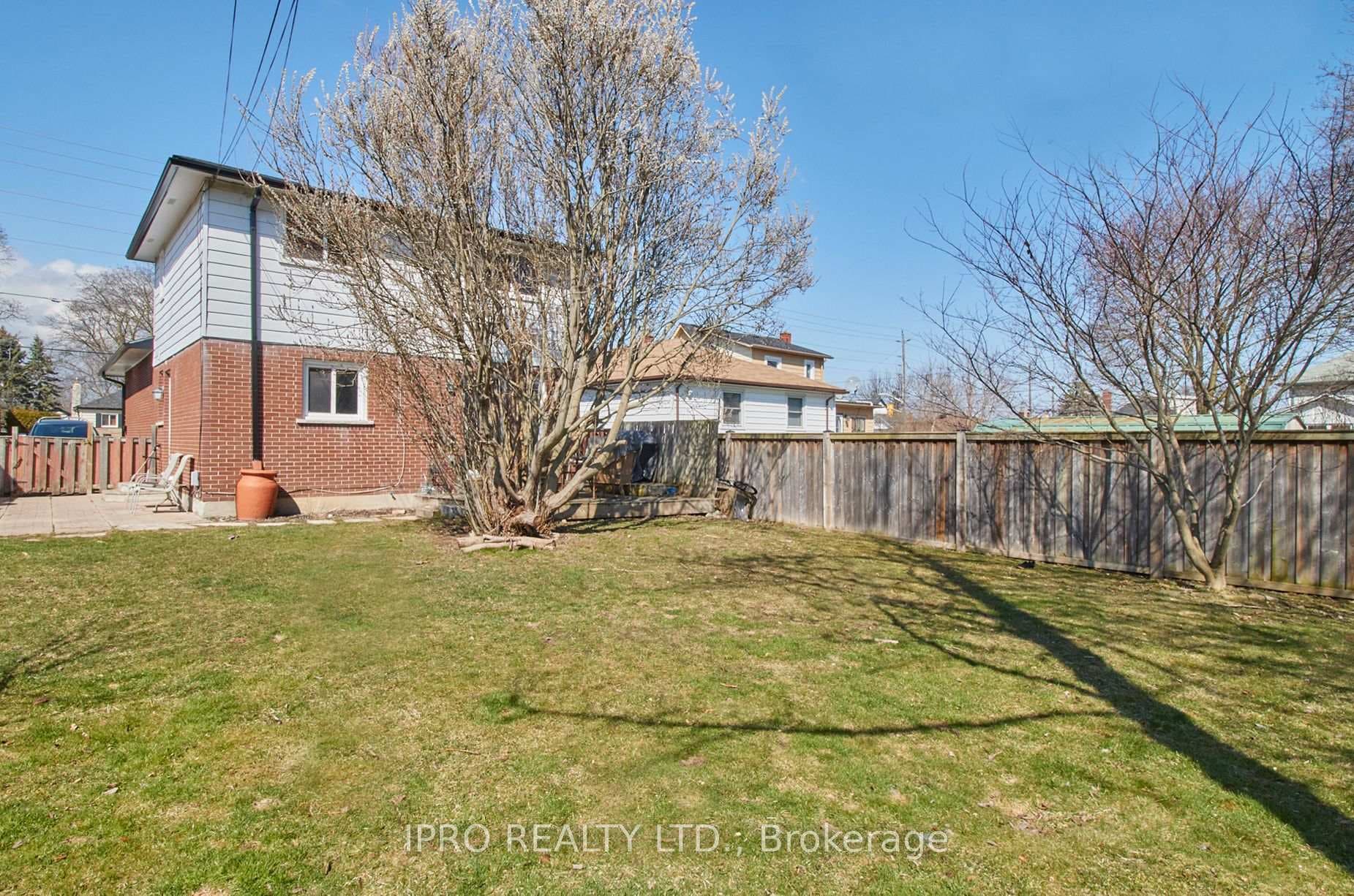 427 Adelaide Avenue photo 32