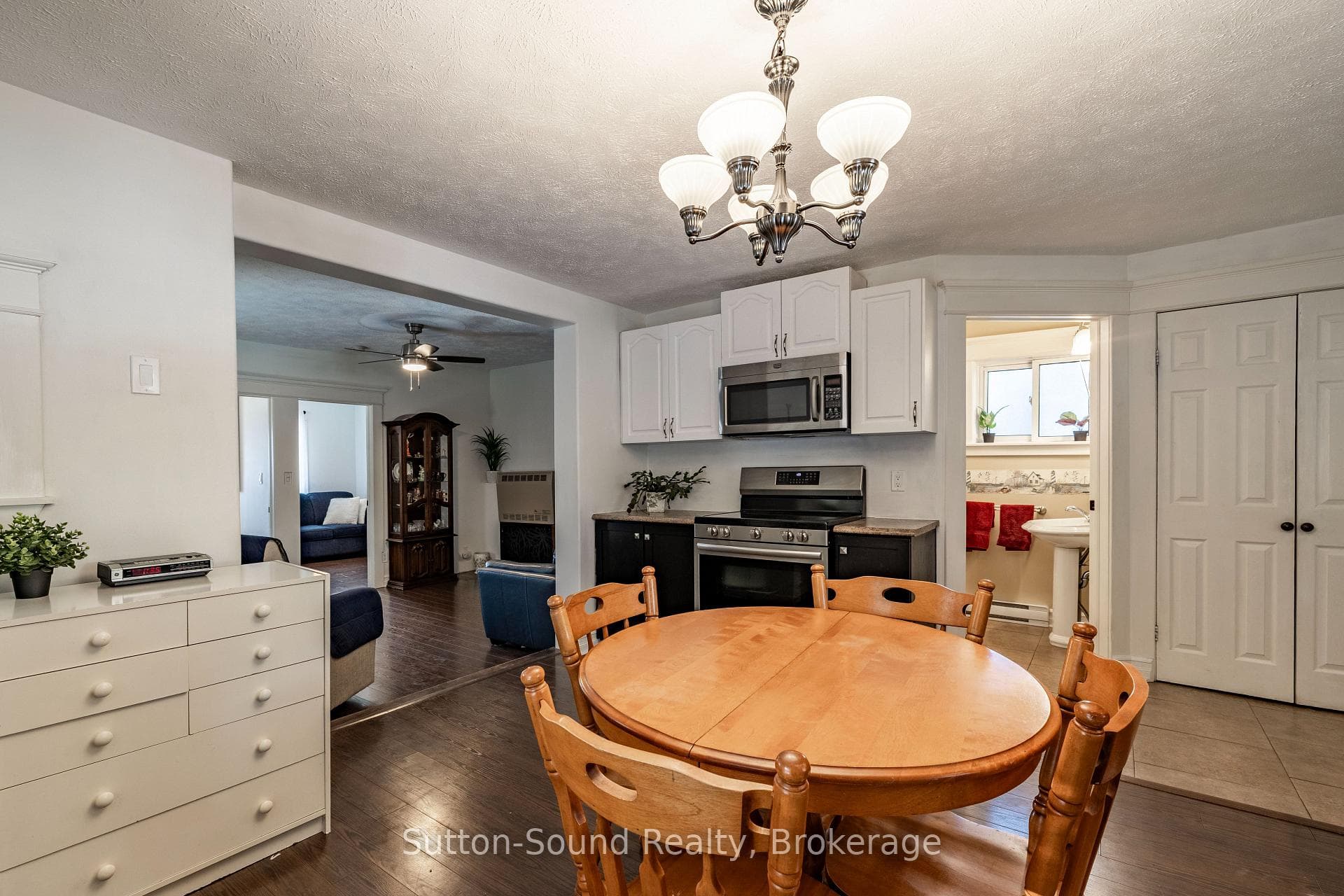 601 Dawson Street photo 10