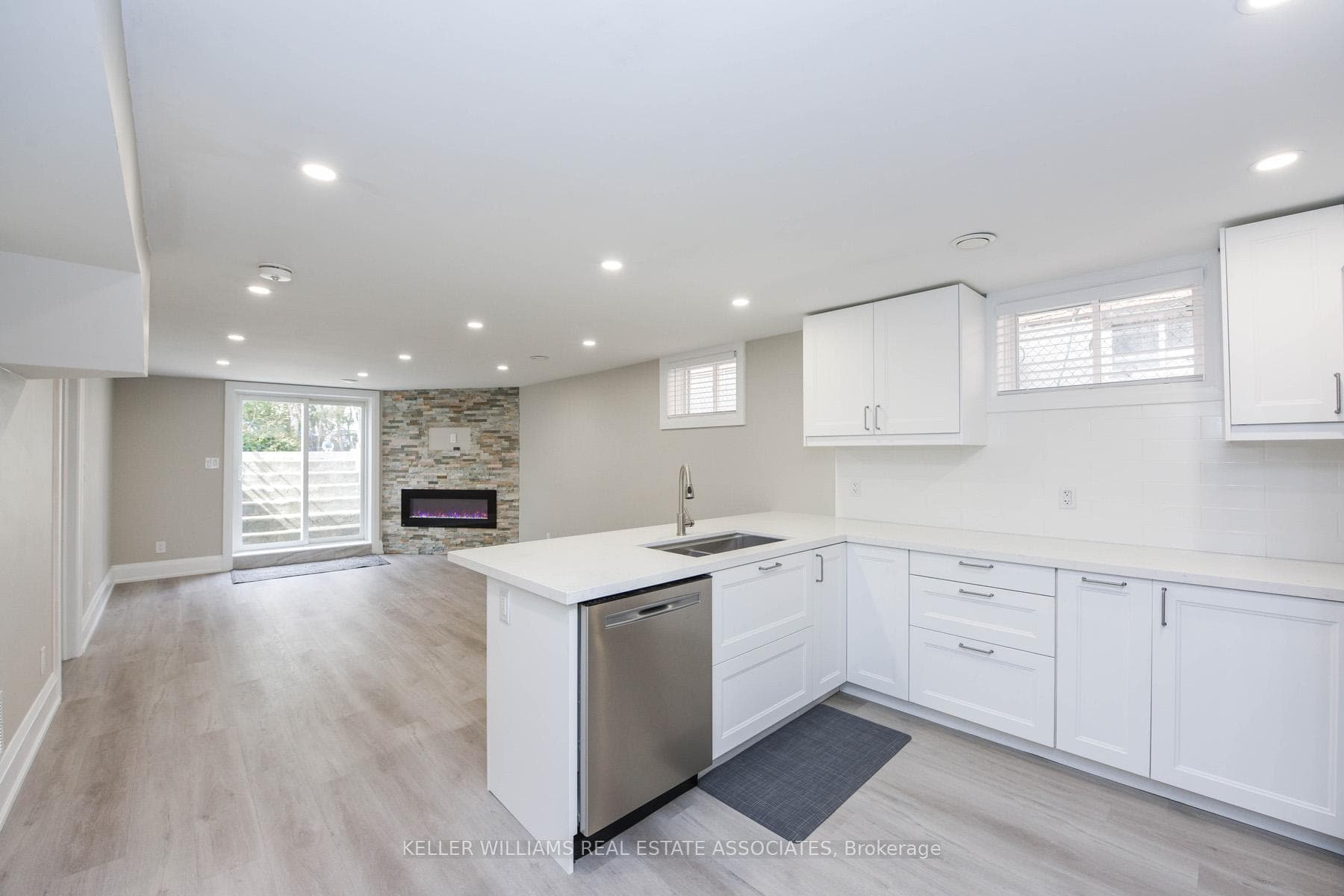 4 Reeve Road Unit B photo 6