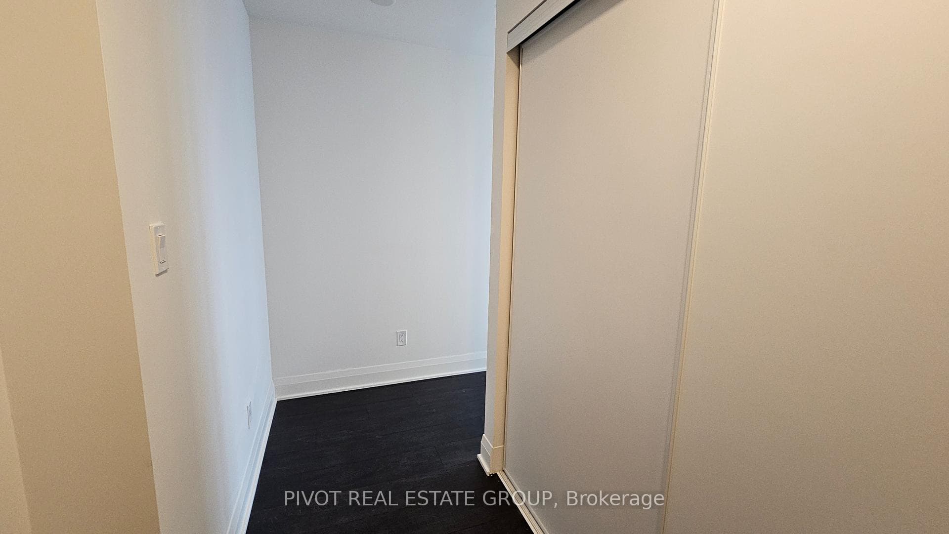 2 Erskine Road Unit 2302 photo 9