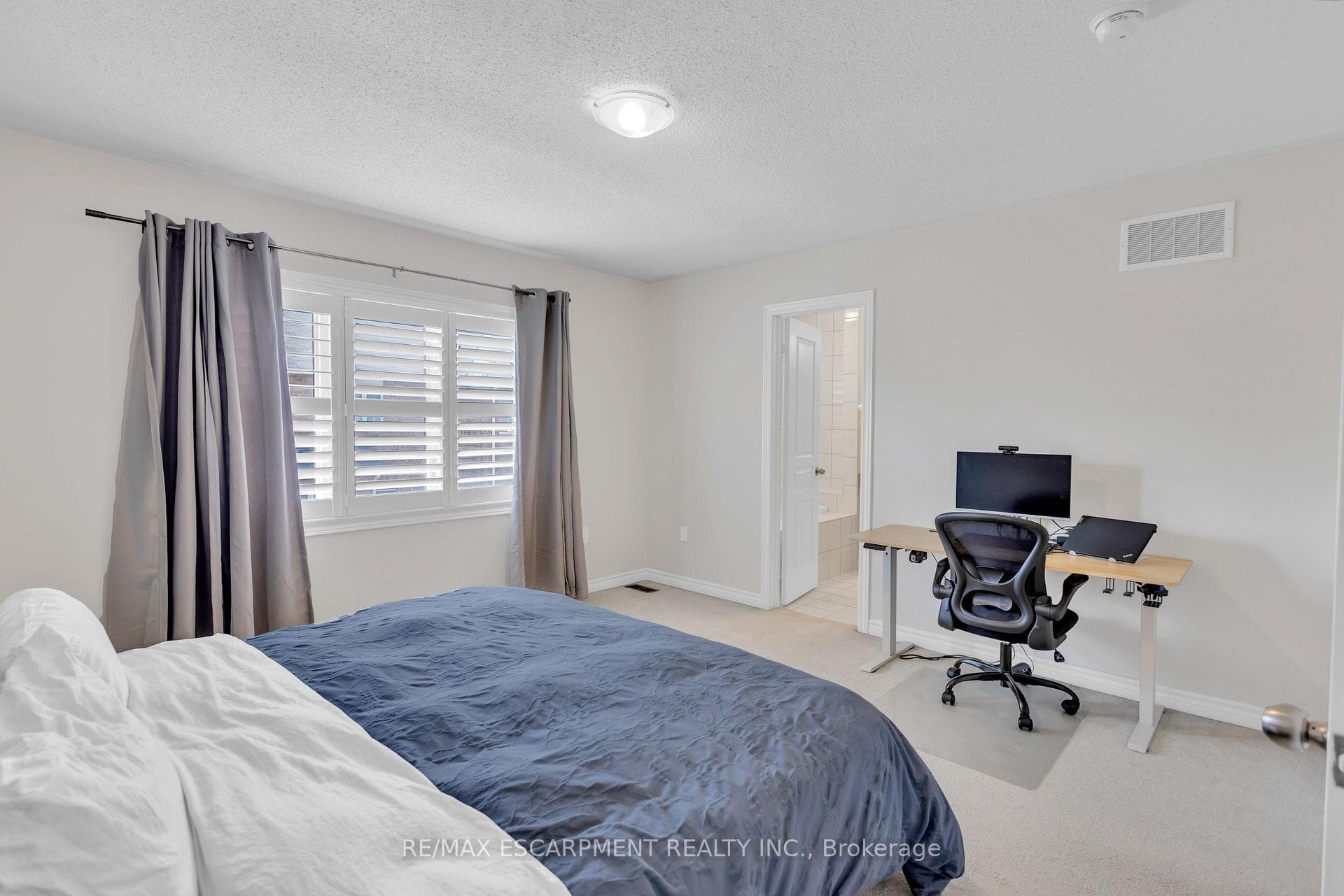 1454 Chretien Street photo 17