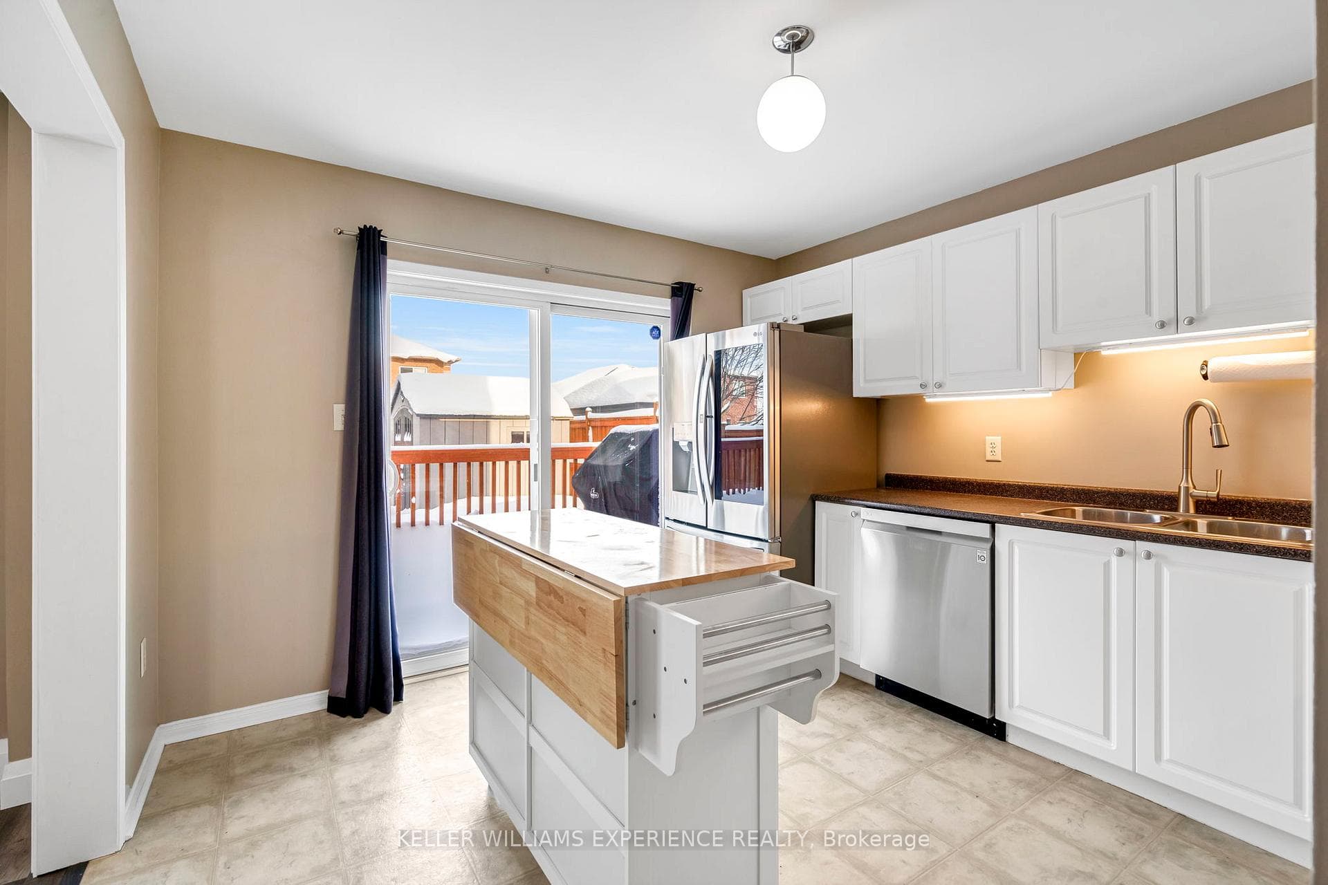 28 Coronation Parkway photo 19