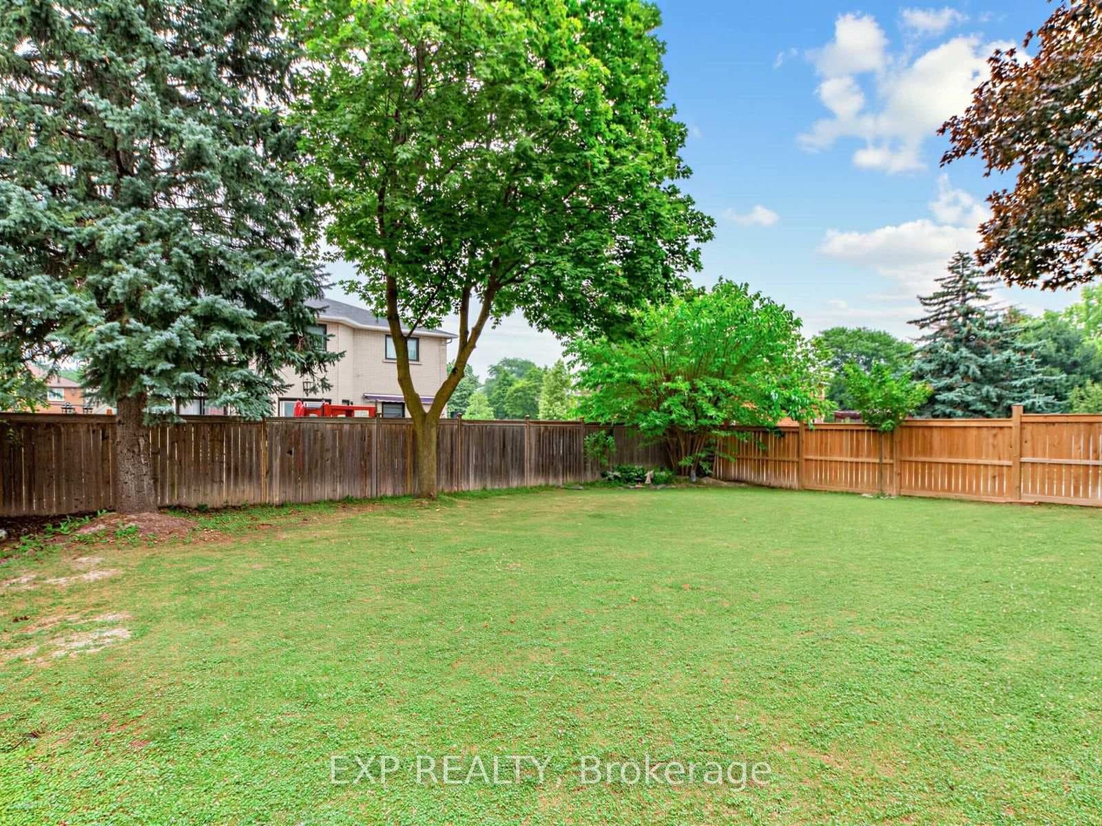 129 Franklin Avenue photo 32