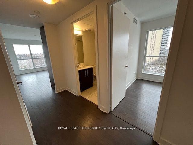 58 Orchard View Boulevard Unit 902 photo 14