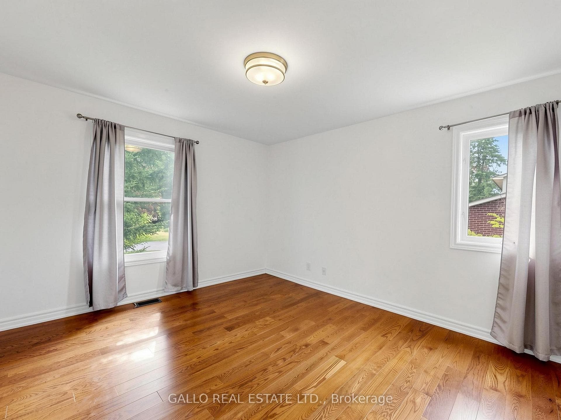 32 Elmvale Boulevard photo 13