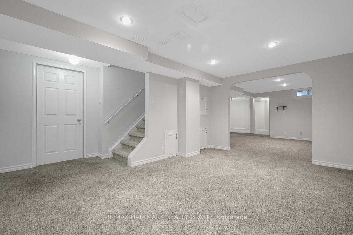 126 Dossetter Way photo 40