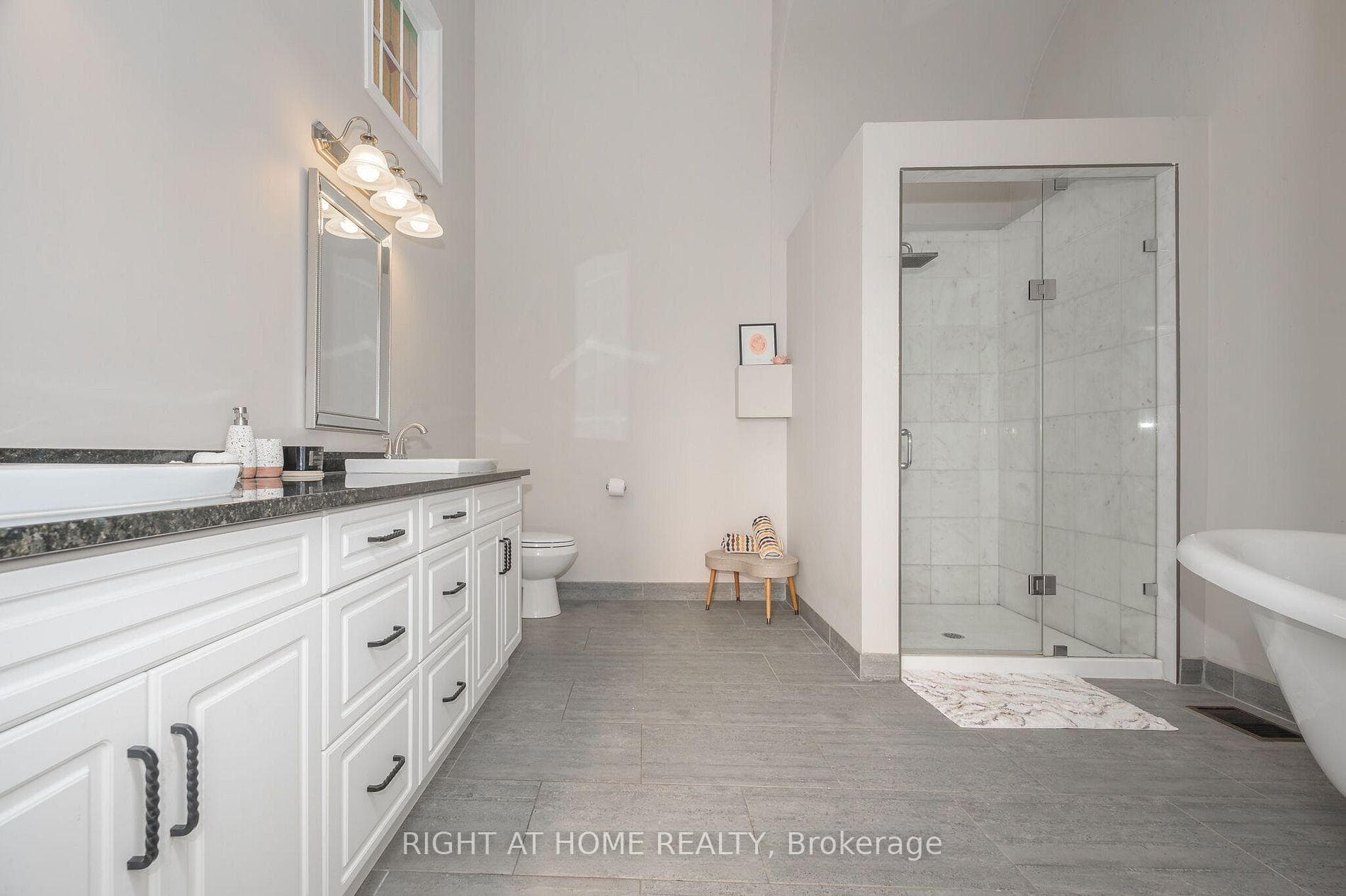 3318 Dundas Street photo 7