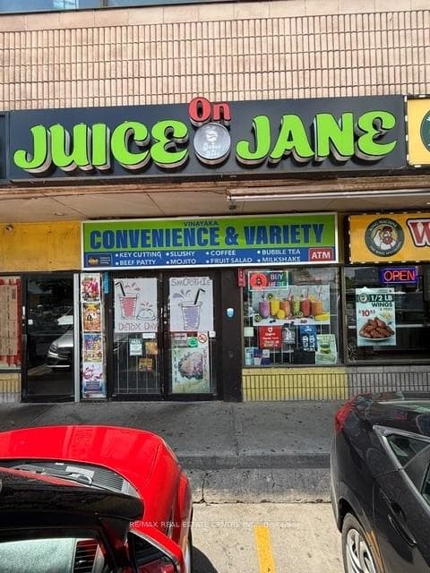 1682 Jane Street photo 1
