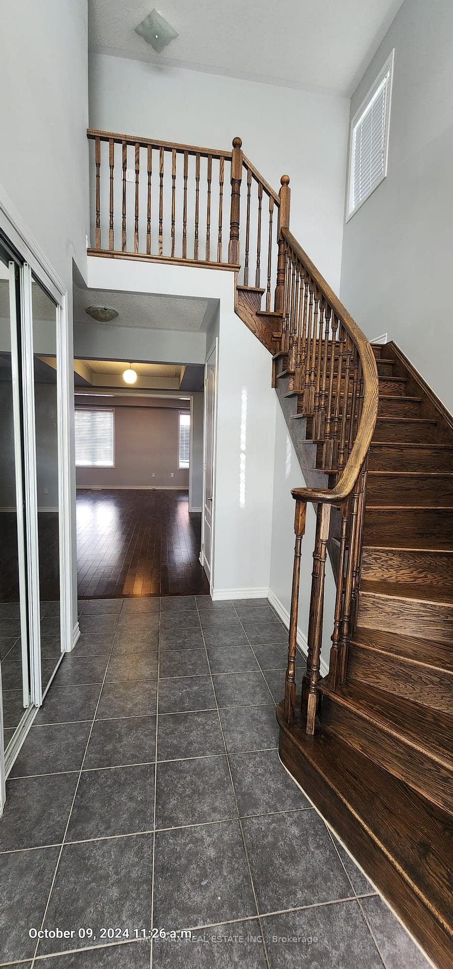 64 Enford Crescent photo 3