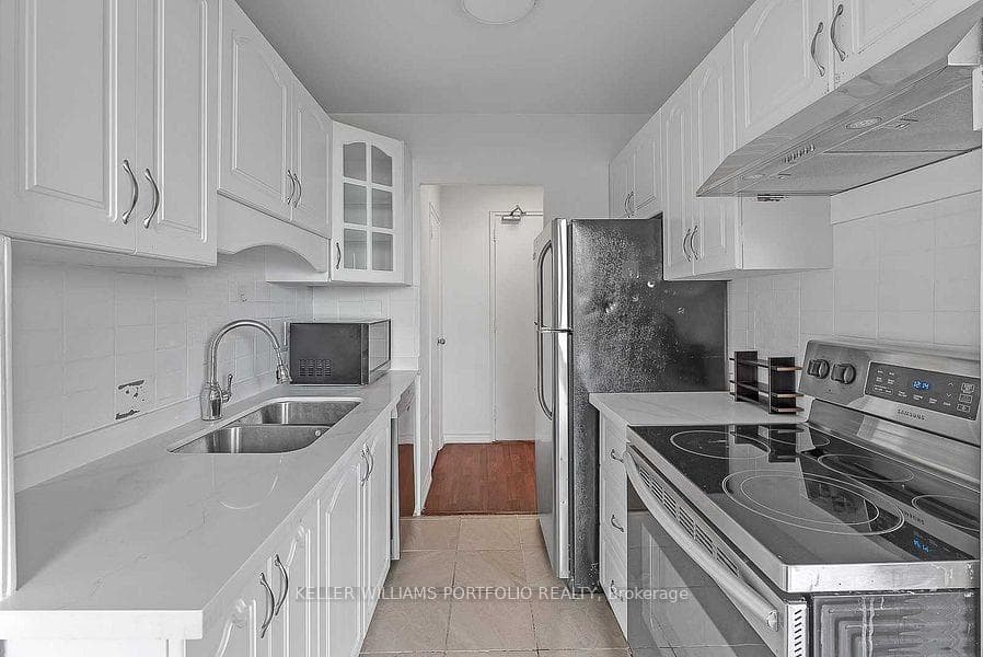 921 Midland Avenue Unit 704 photo 12