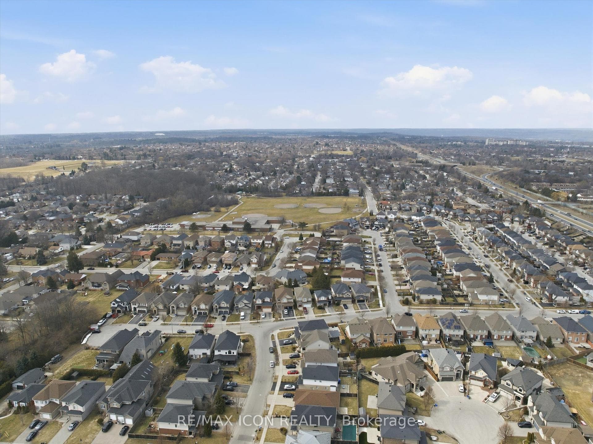 64 Springvalley Crescent photo 48