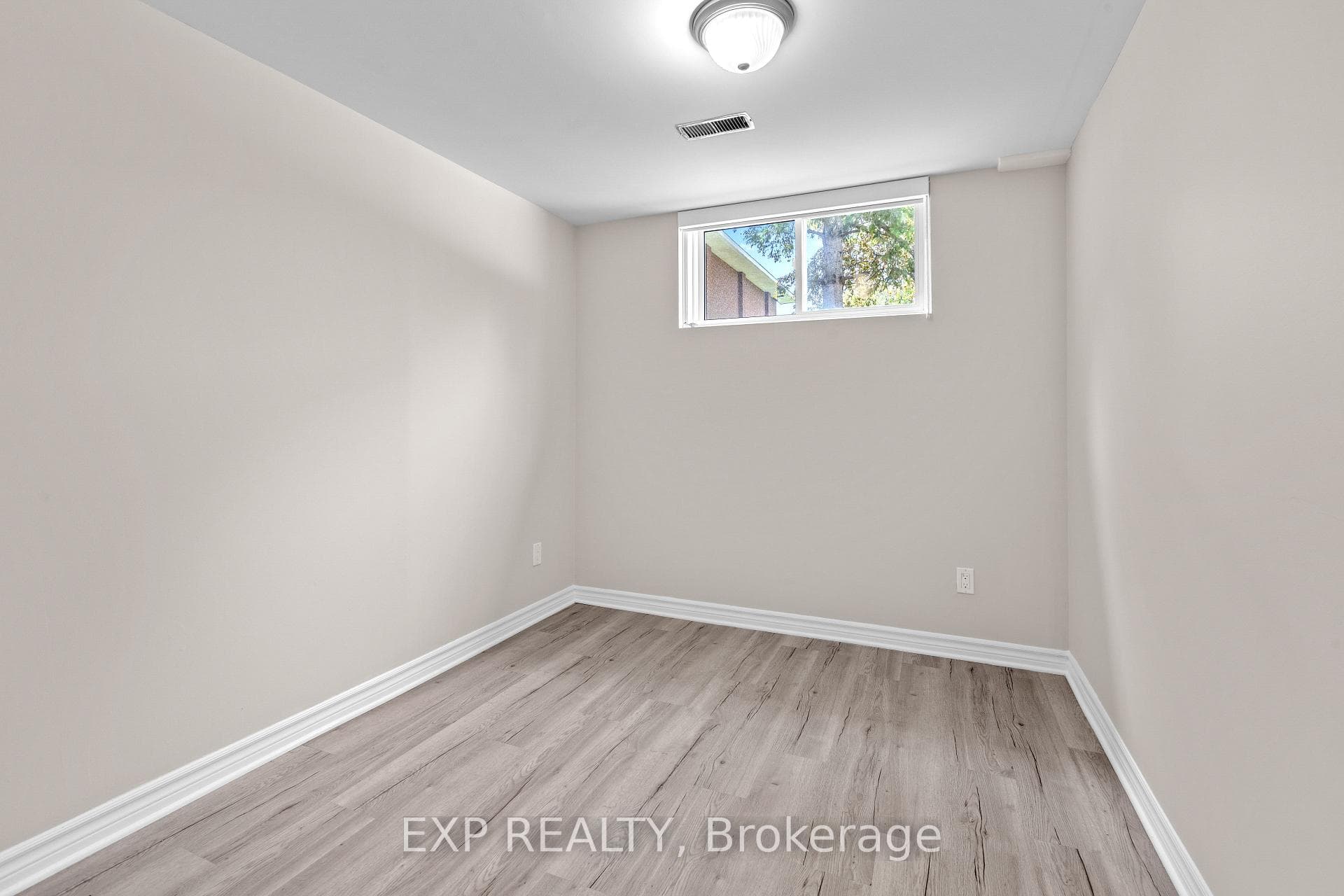 869 Maryland Avenue photo 32